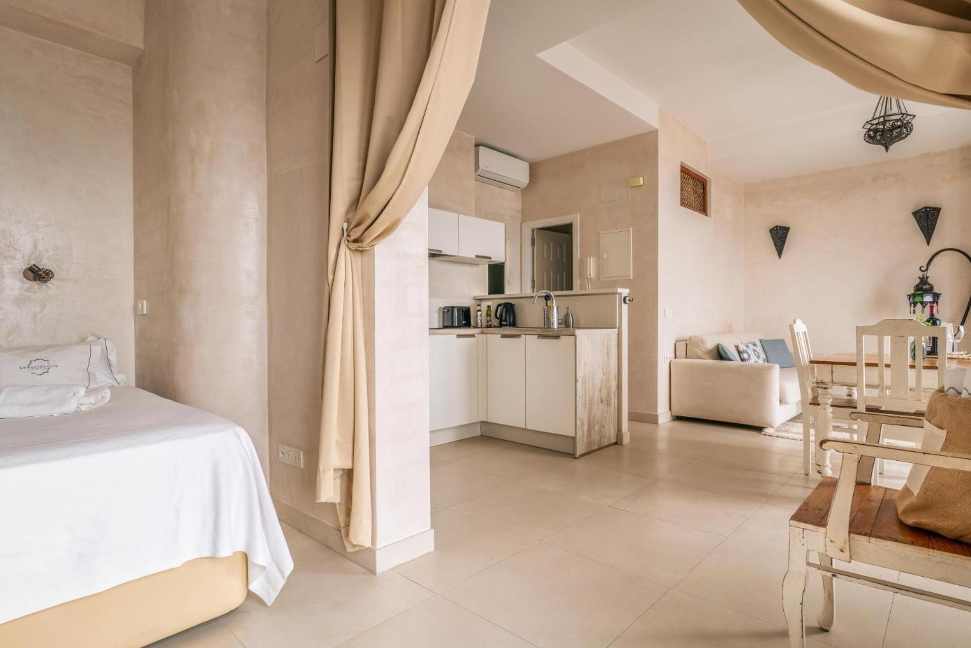 Apartamentos La Residencia Tarifa