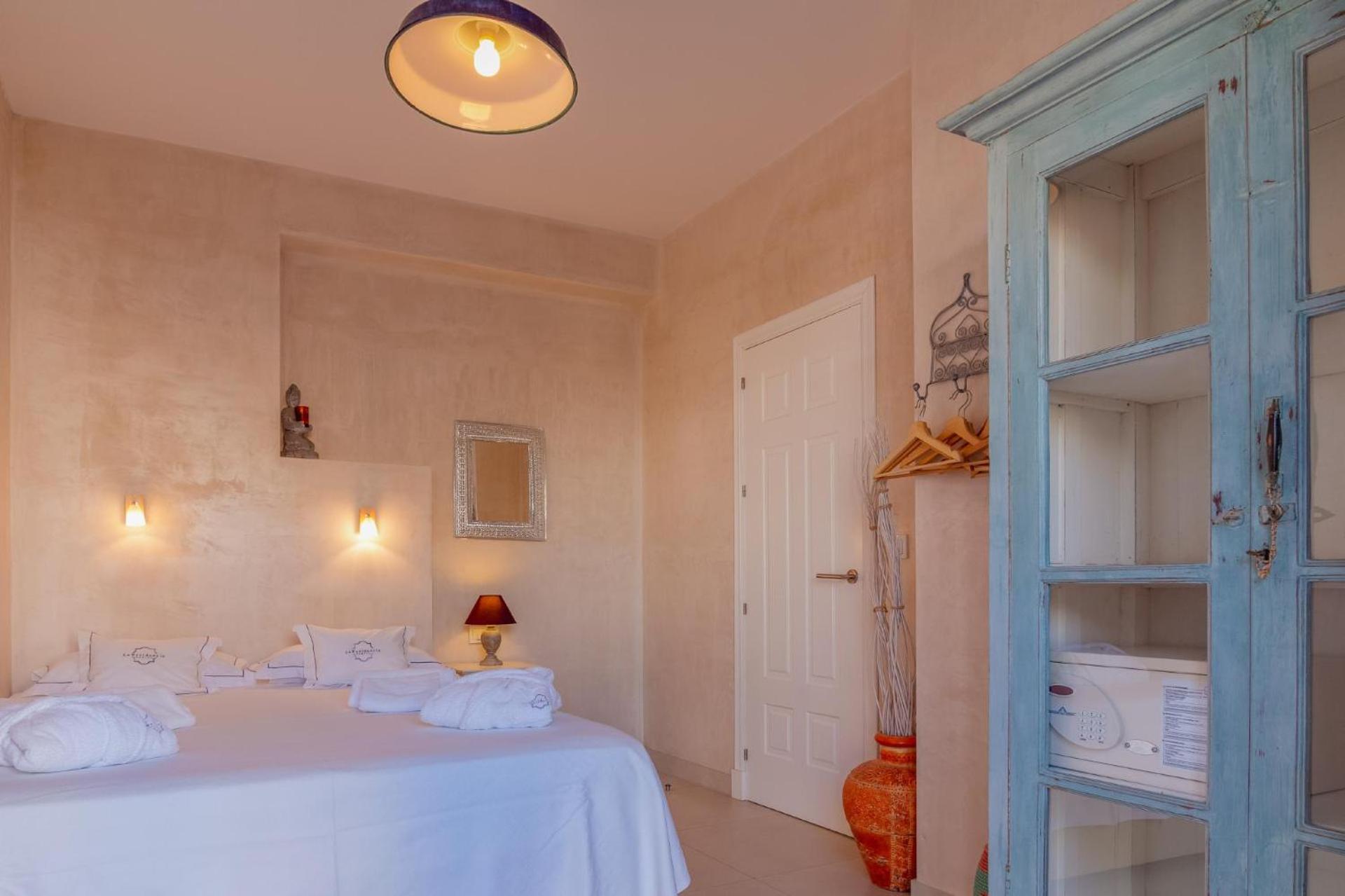 Apartamentos La Residencia Tarifa