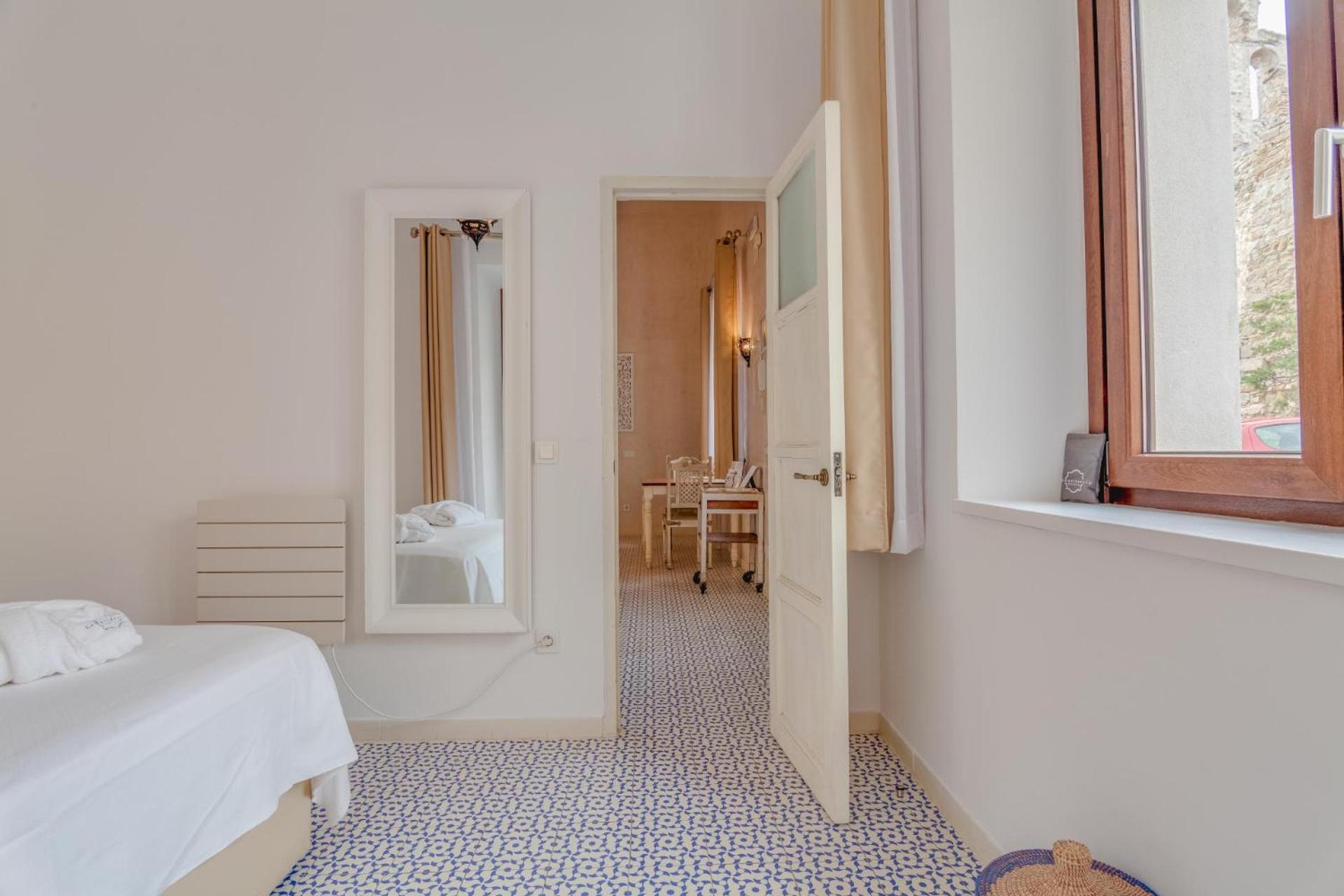 Apartamentos La Residencia Tarifa