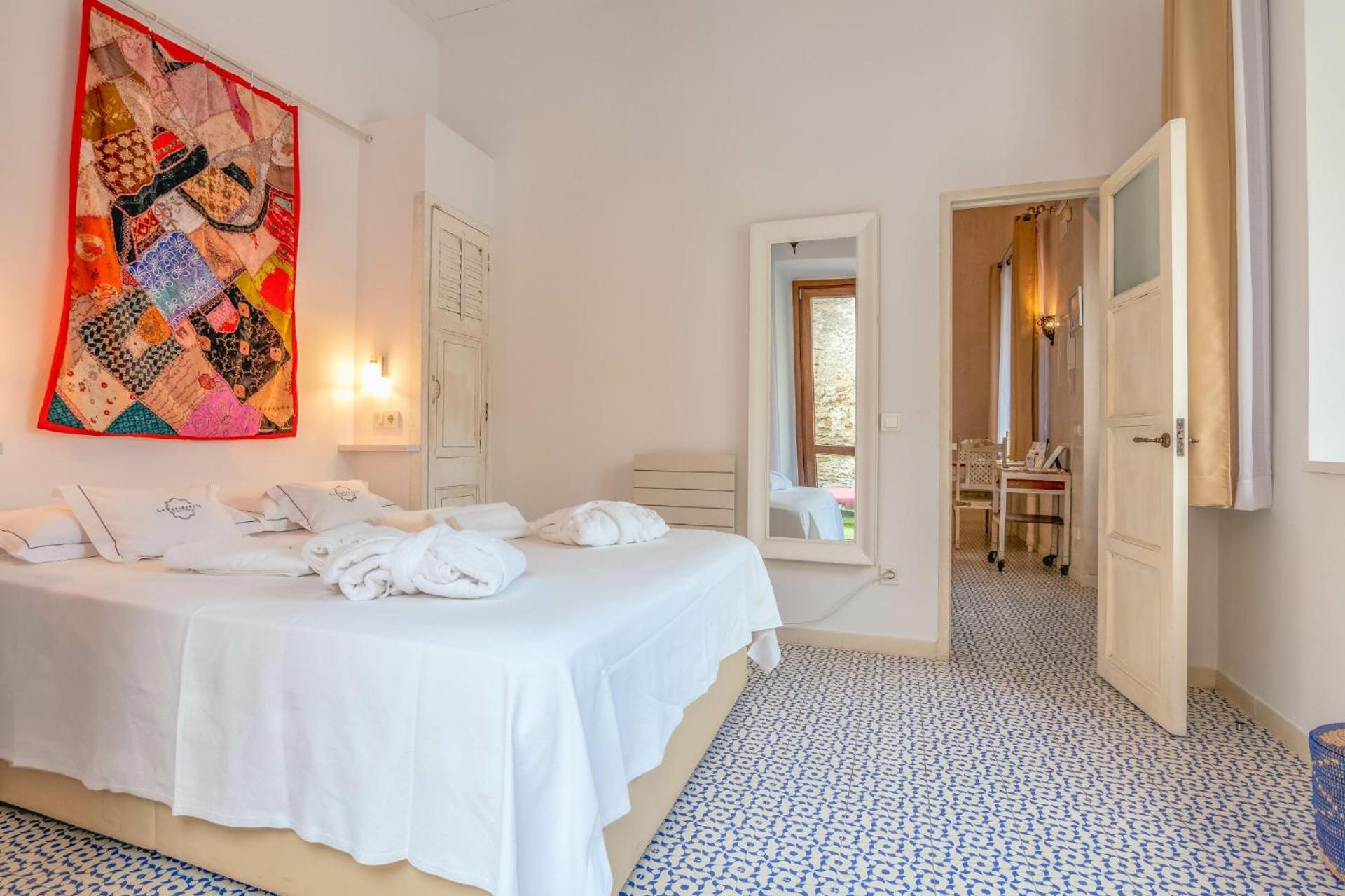 Apartamentos La Residencia Tarifa
