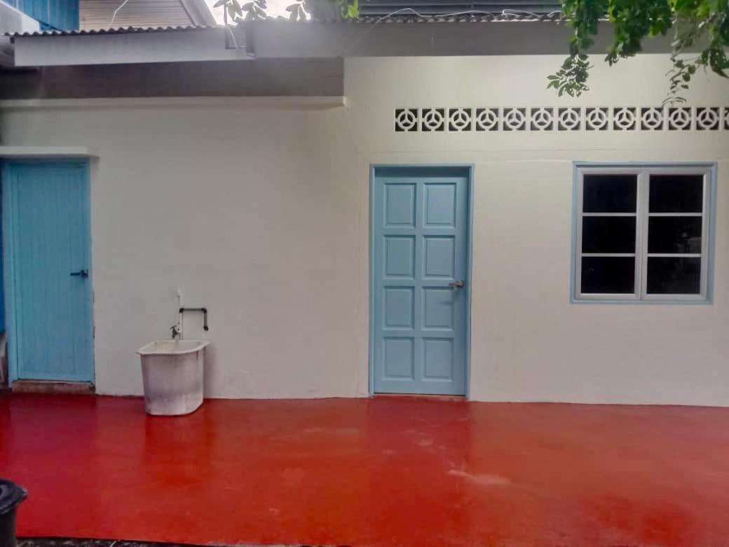 Kampung-style Guest House in Kota Bharu for 4 pax photo 1