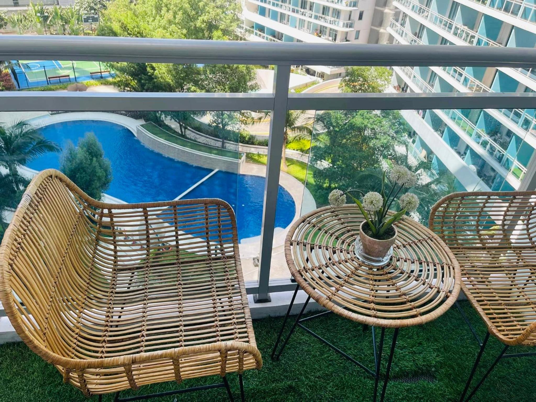 KYH STAYCATION 2BR by Azure Residences Near Airport