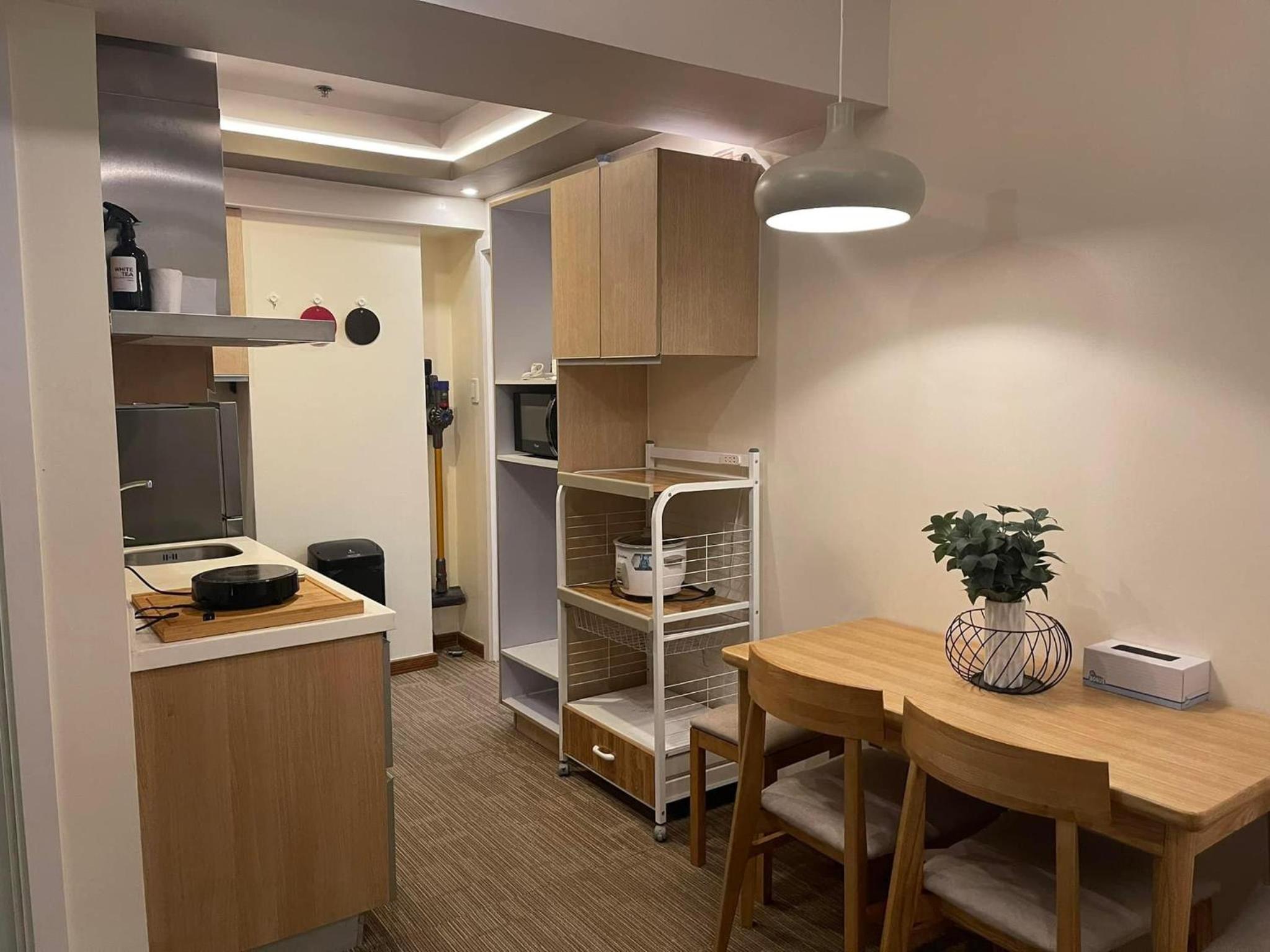 KYH STAYCATION 2BR by Azure Residences Near Airport