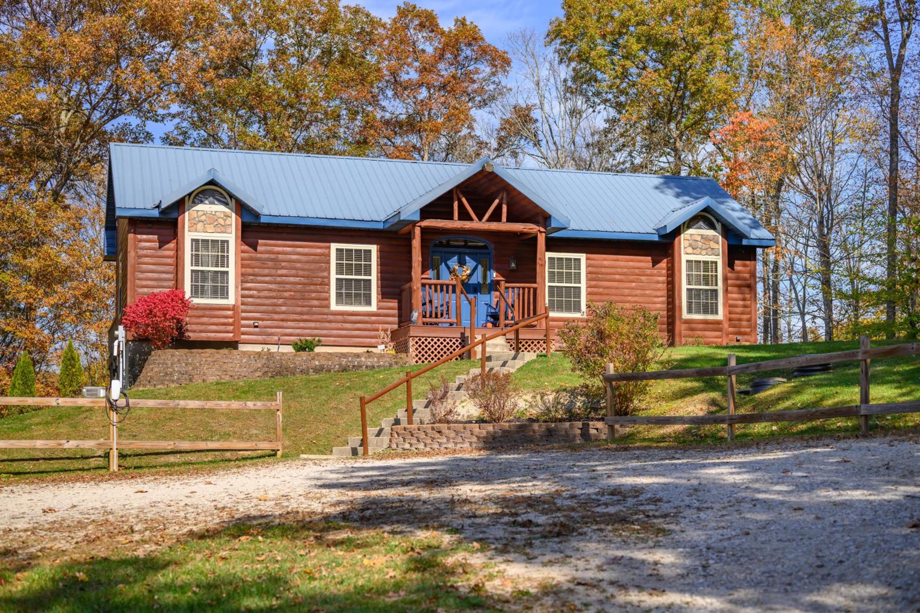 Seymour Vacations - Liberty Log Cabin - Property Image 1