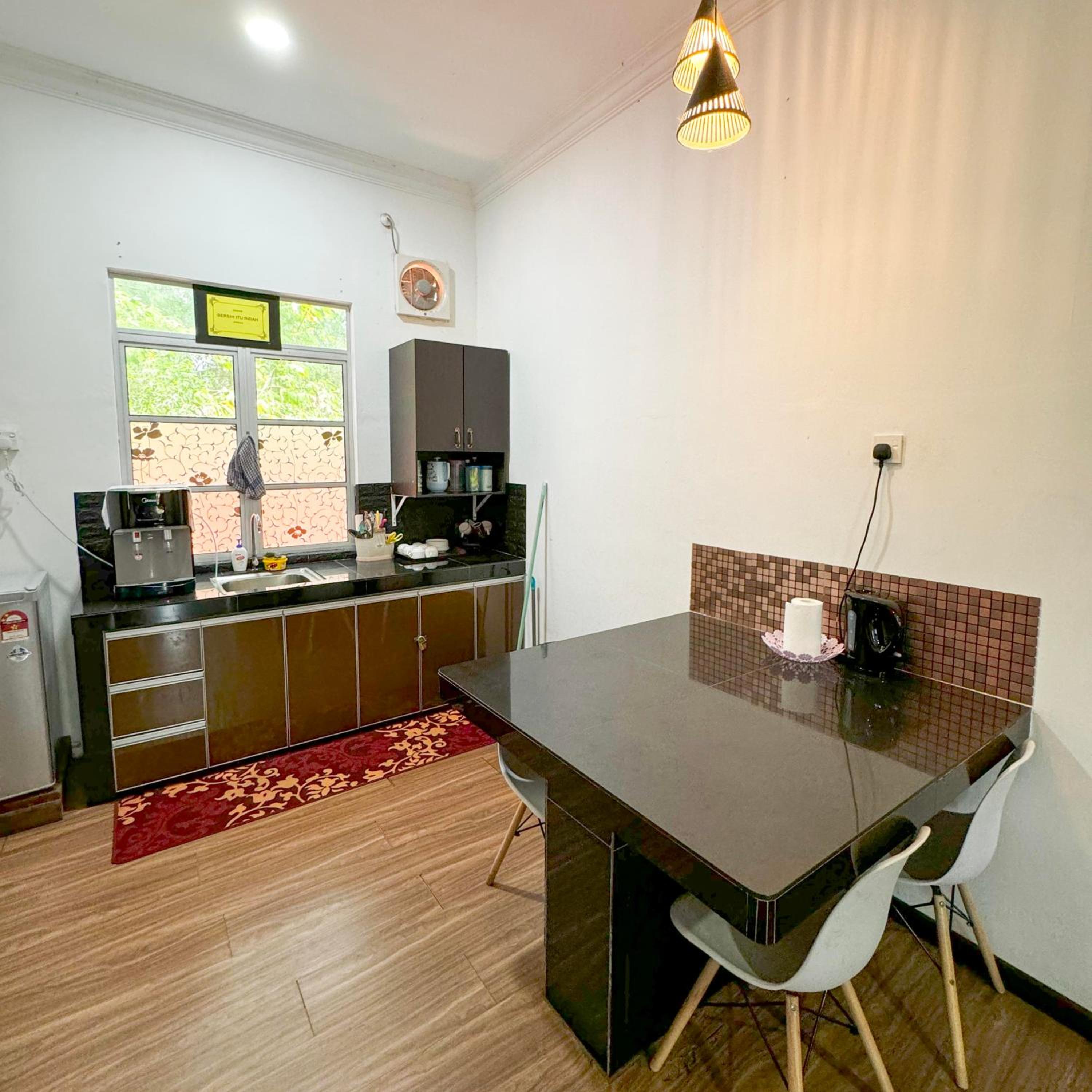 Ombak Beach Homestay Traditional Villas
