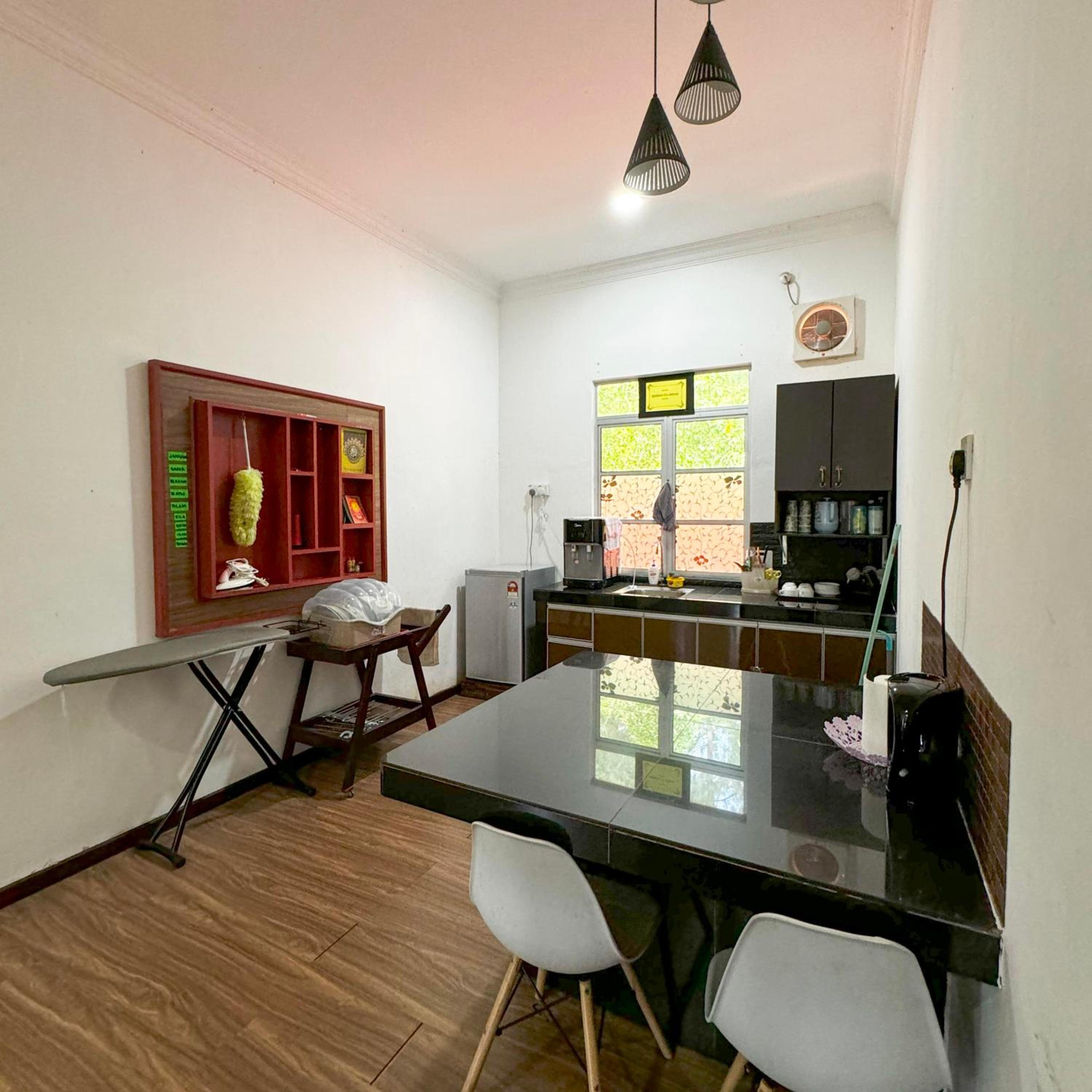 Ombak Beach Homestay Traditional Villas