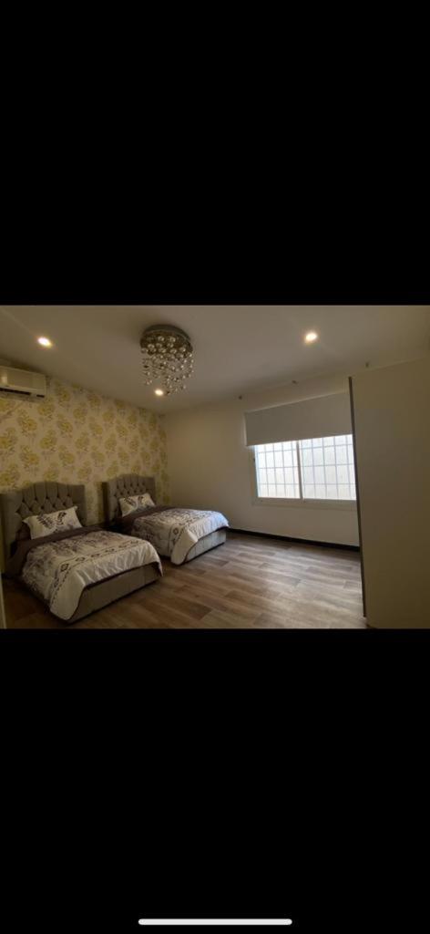 Dreams Resident