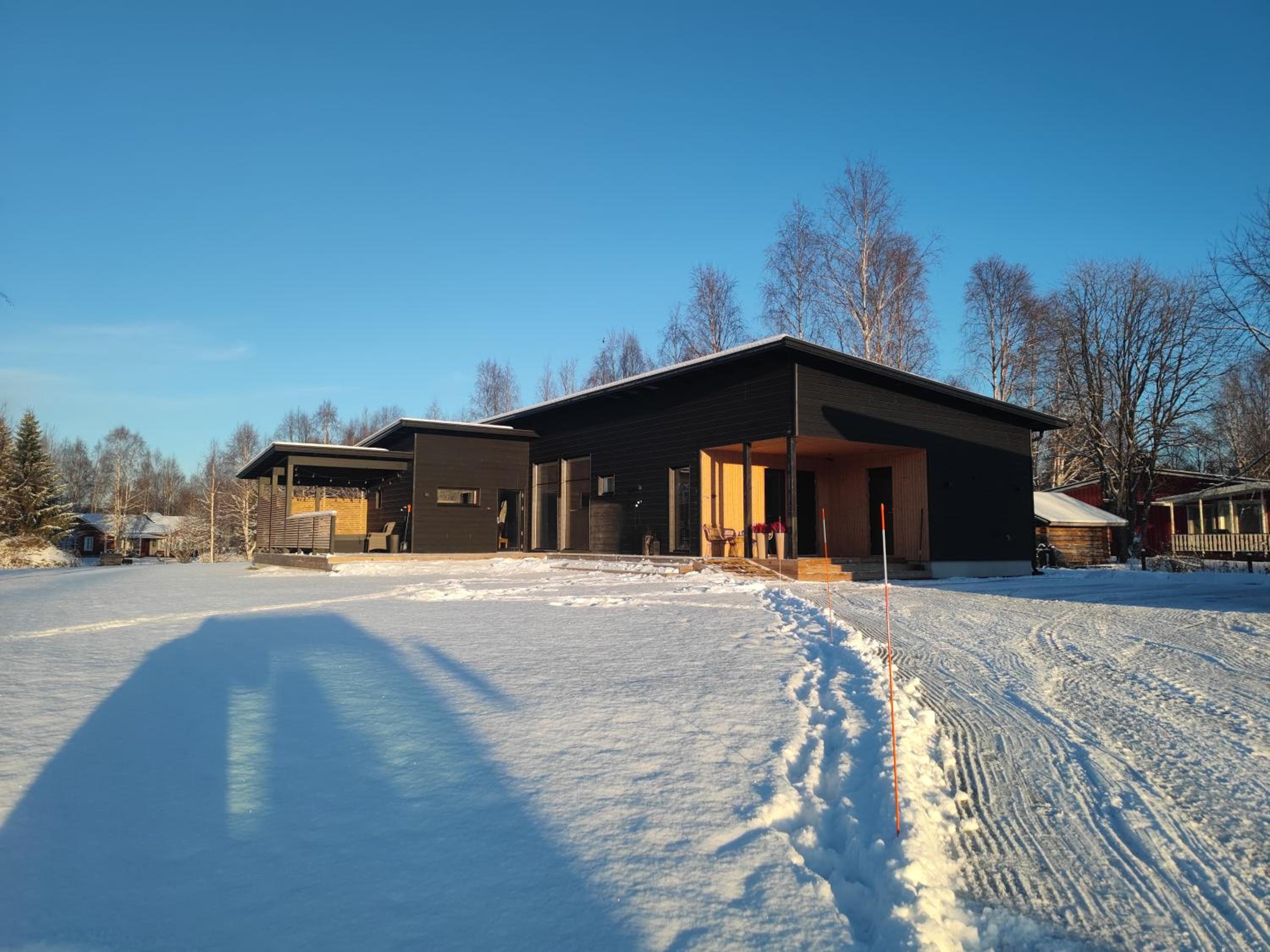 Villa Pajunkissa with Jacuzzi and Sauna