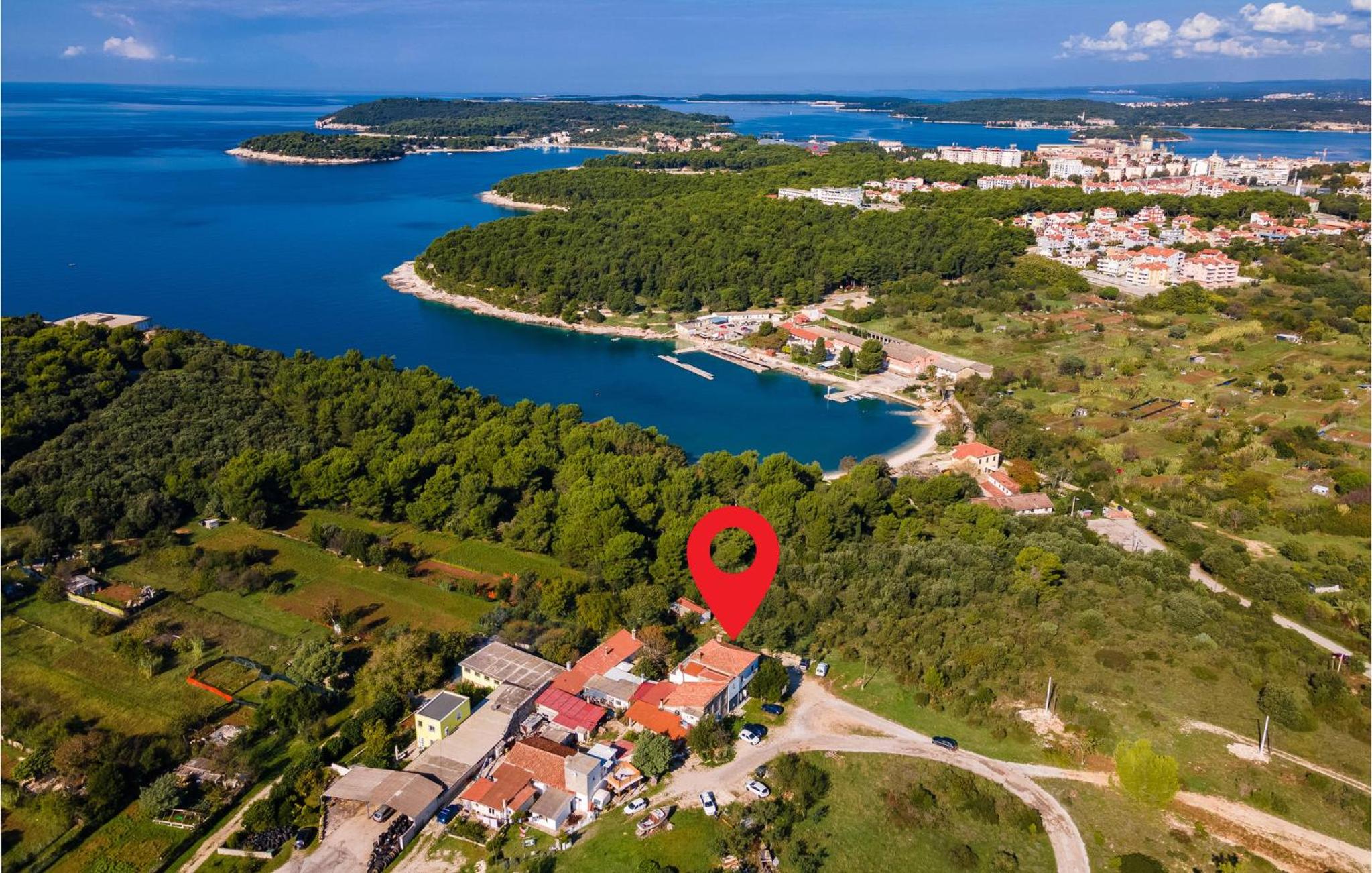 2 Bedroom Gorgeous Apartment In Pula view 3