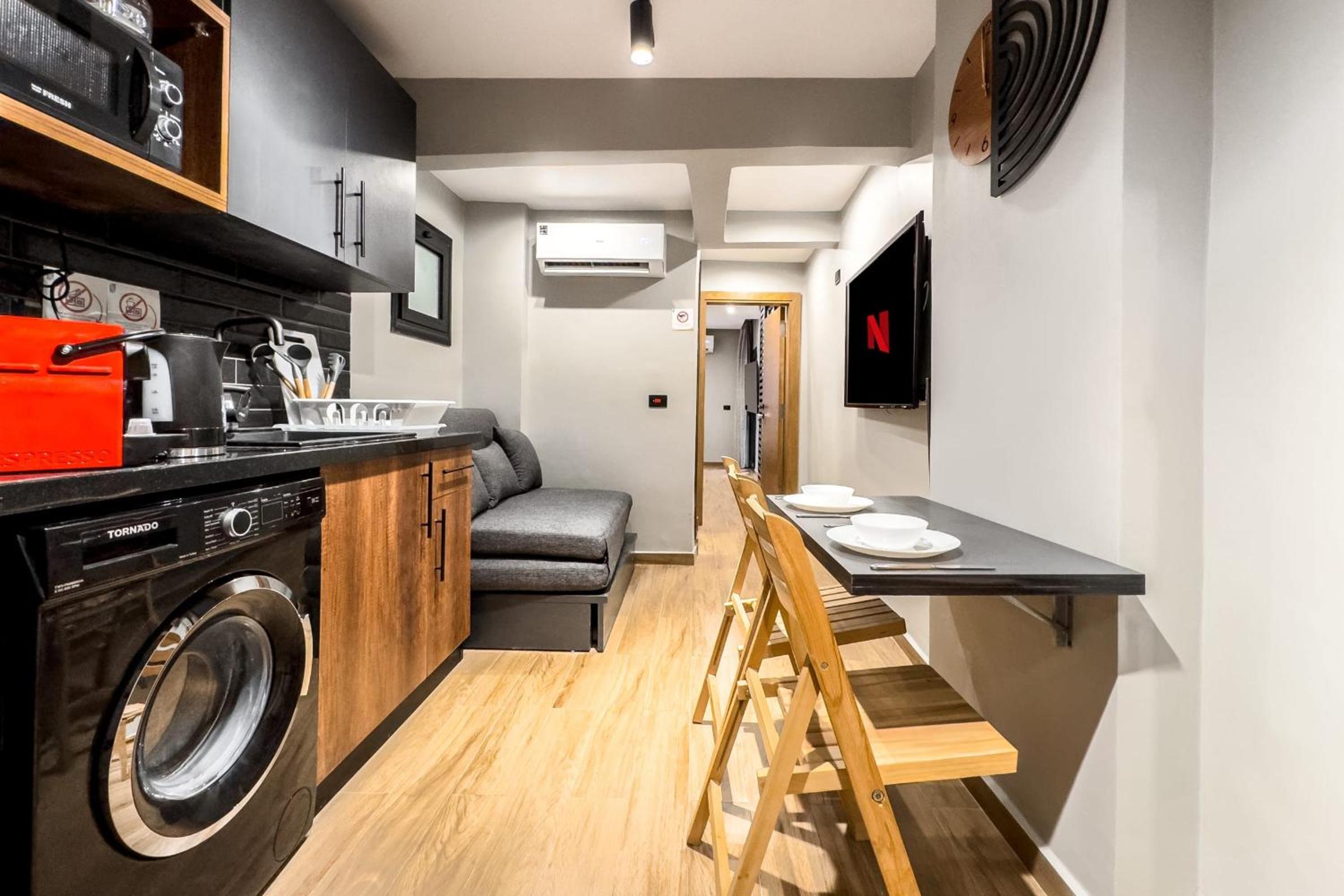 The 1BDR Slate Space w Jacuzzi 5min to CAI Airport