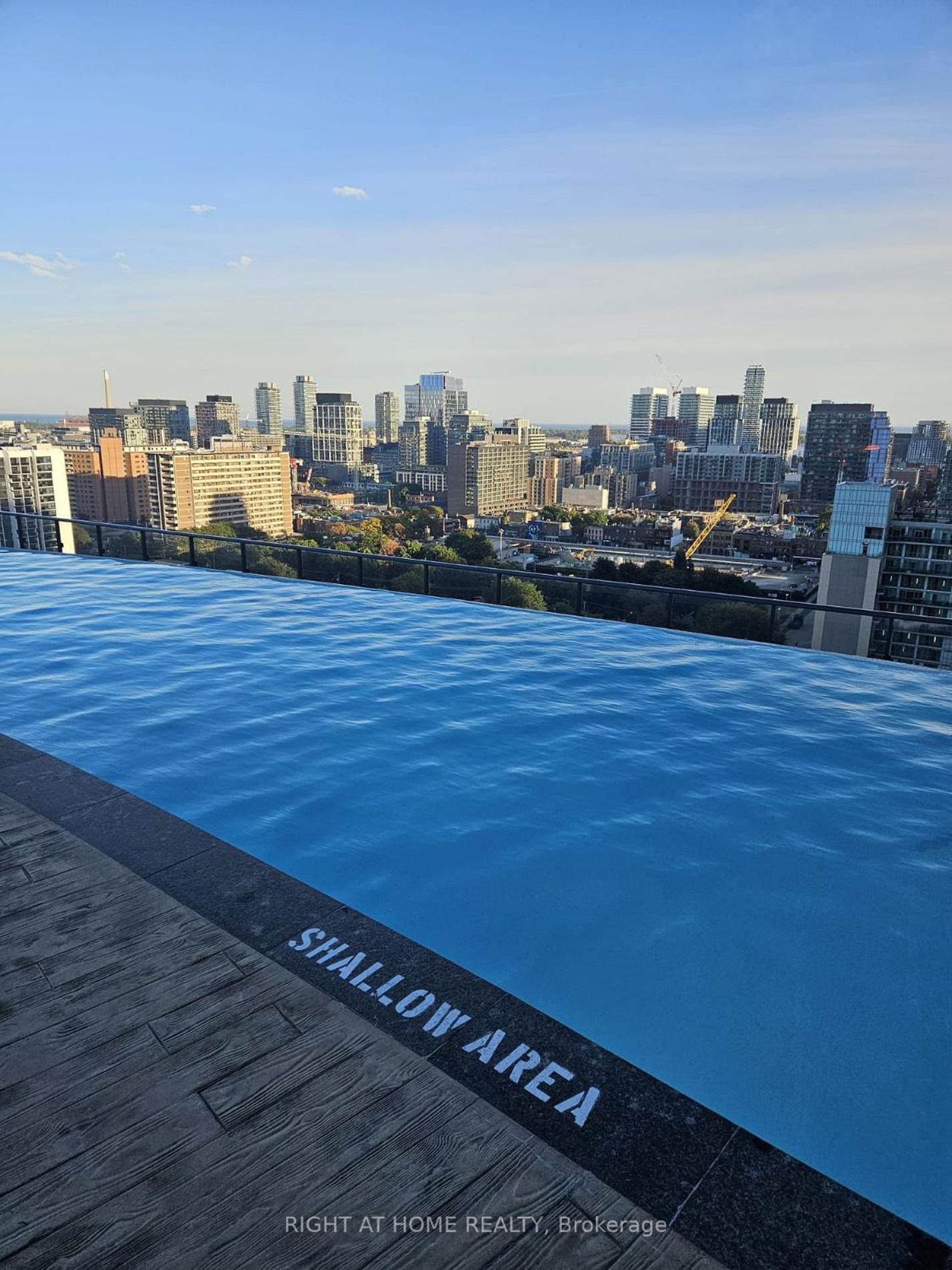 29th Floor Deluxe, Best View of Downtown Toronto