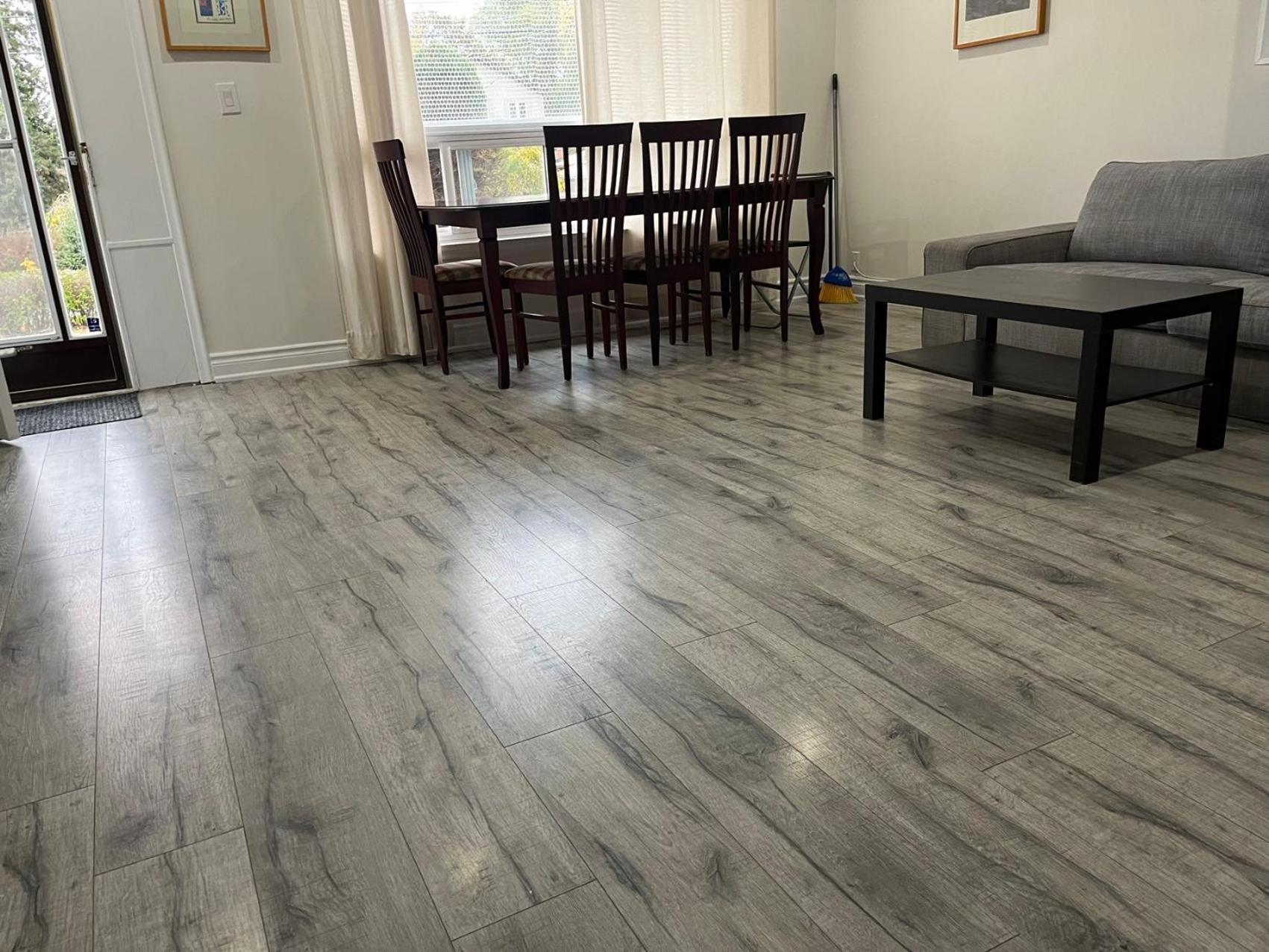 Spacious Urban Retreat Queen Bed & Sofa Bed Near Finch Subway Sleeps 4