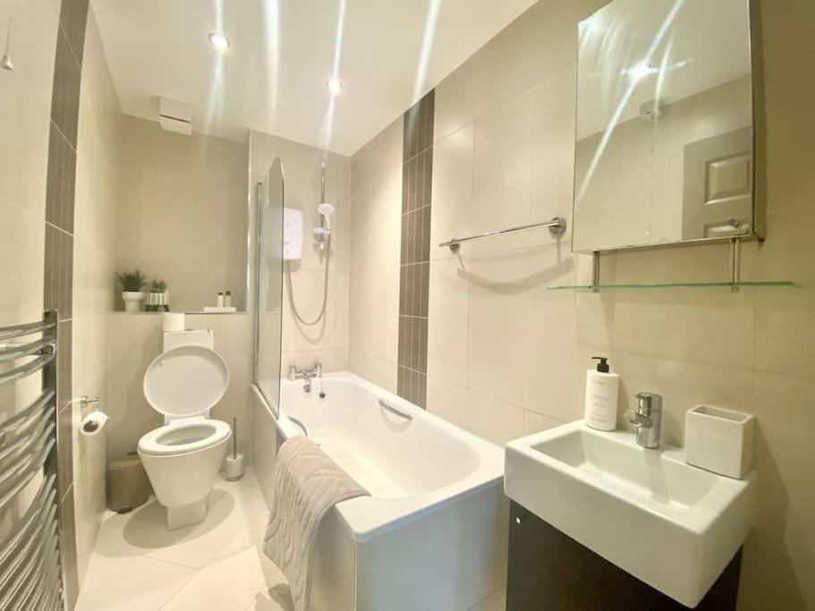 Beautiful 1BD flat near Shoreditch view 3
