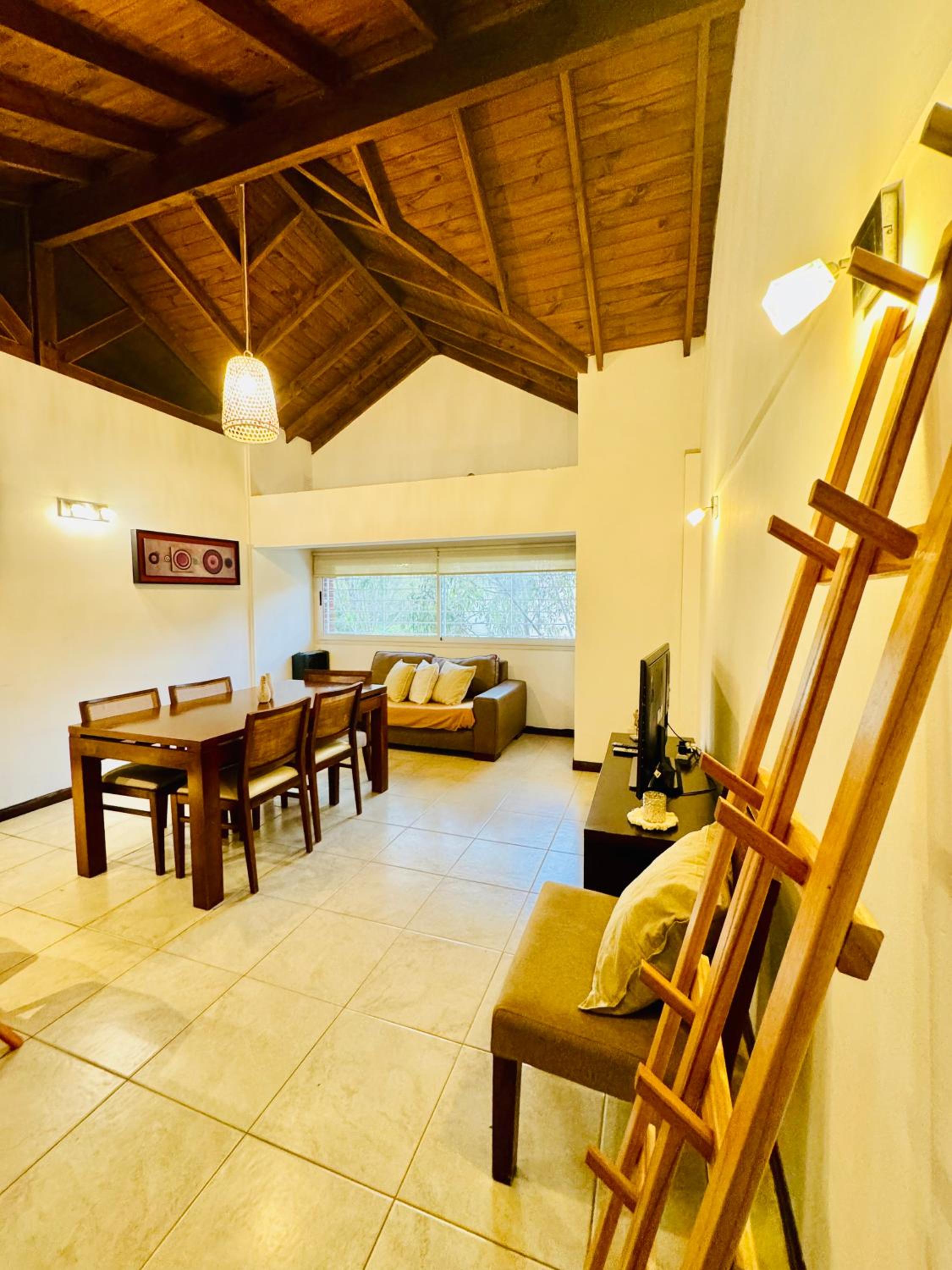 Departamento Pinamar Centro a 100 m de calle Bunge