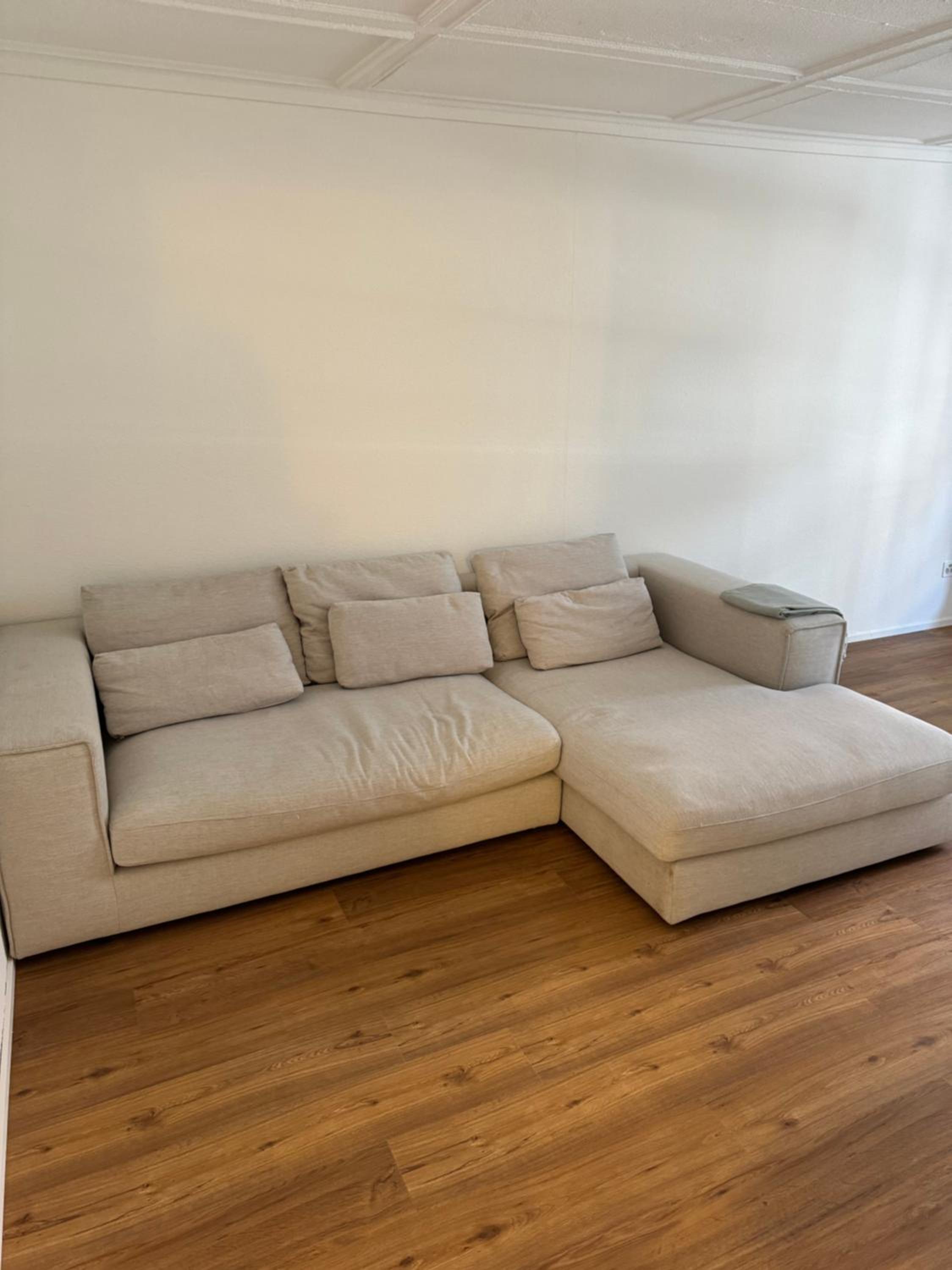 Cozy City Center, 4 Bedroom, New Kitchen, 120sq, 5min walk to Main Station