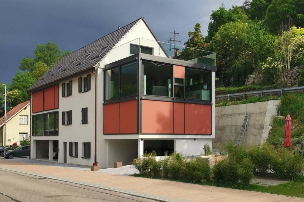 Exklusive Attika Wohnung mit 5 Zimmer nahe zur Schweiz