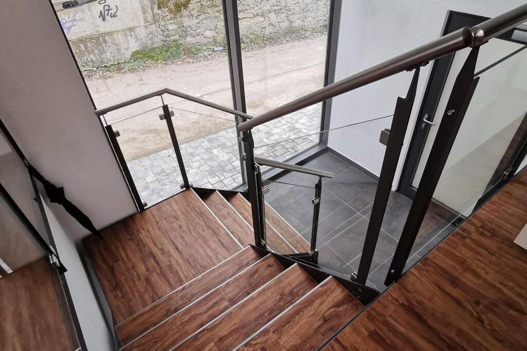 Exklusive Attika Wohnung mit 5 Zimmer nahe zur Schweiz