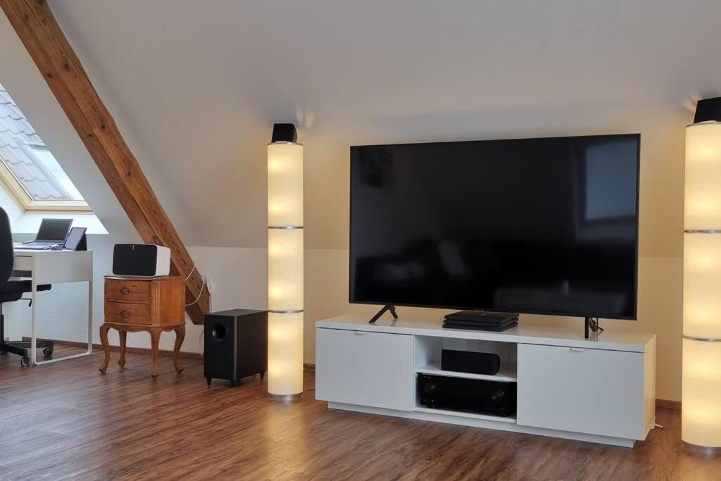 Exklusive Attika Wohnung mit 5 Zimmer nahe zur Schweiz