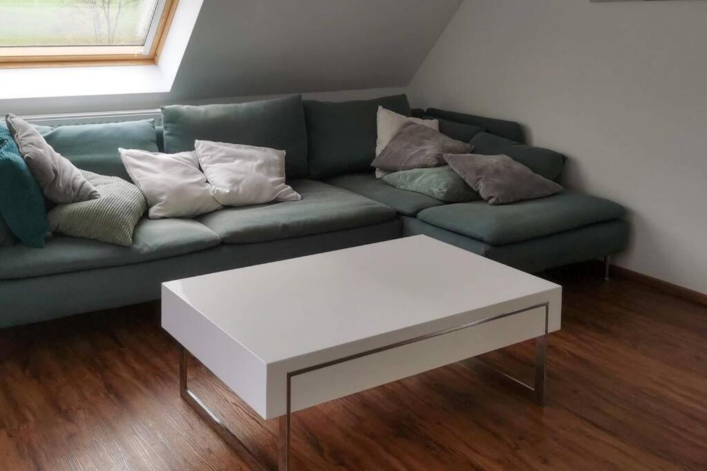 Exklusive Attika Wohnung mit 5 Zimmer nahe zur Schweiz