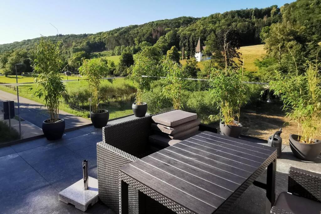 Exklusive Attika Wohnung mit 5 Zimmer nahe zur Schweiz