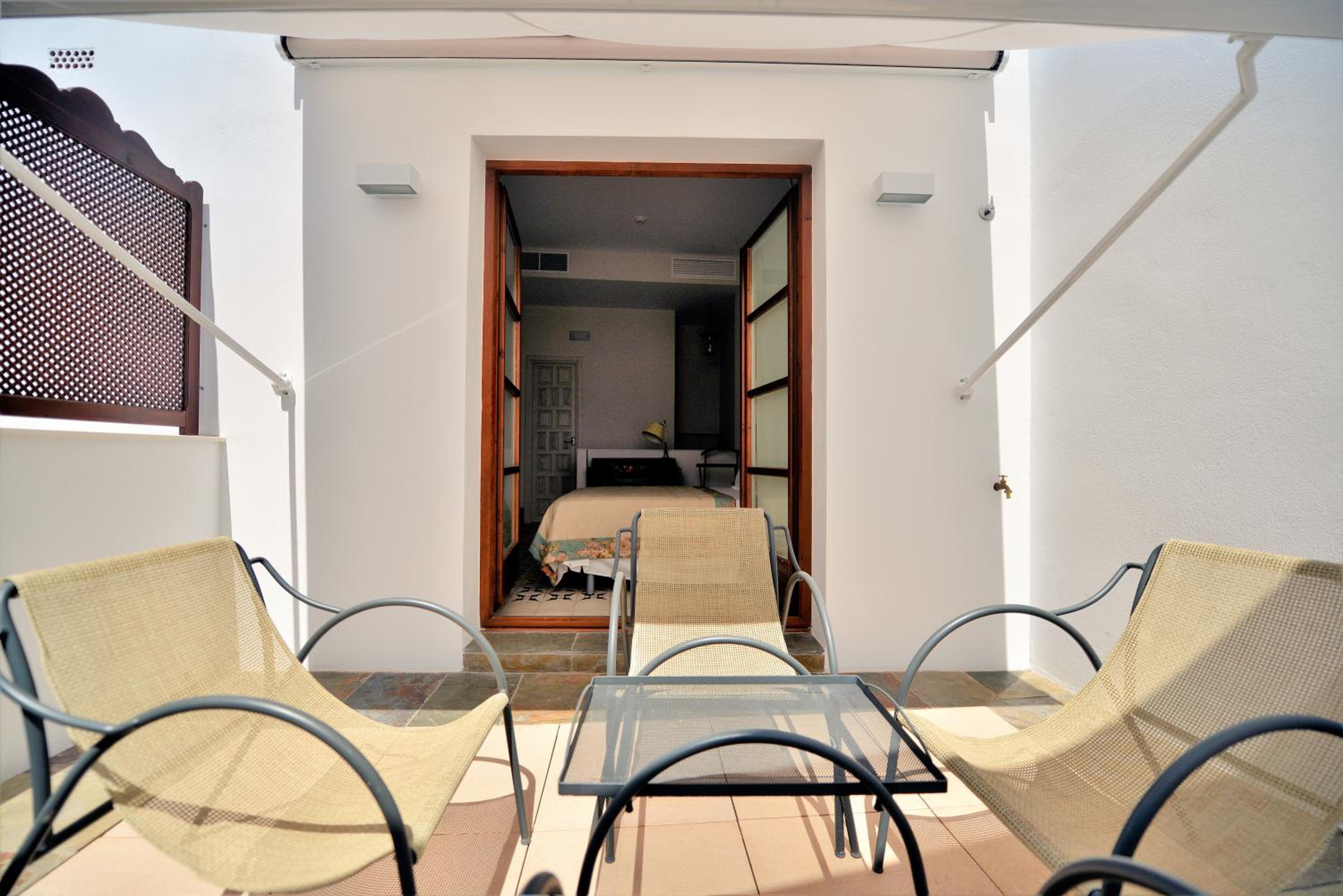 ApartaSuites Alberca Deluxe