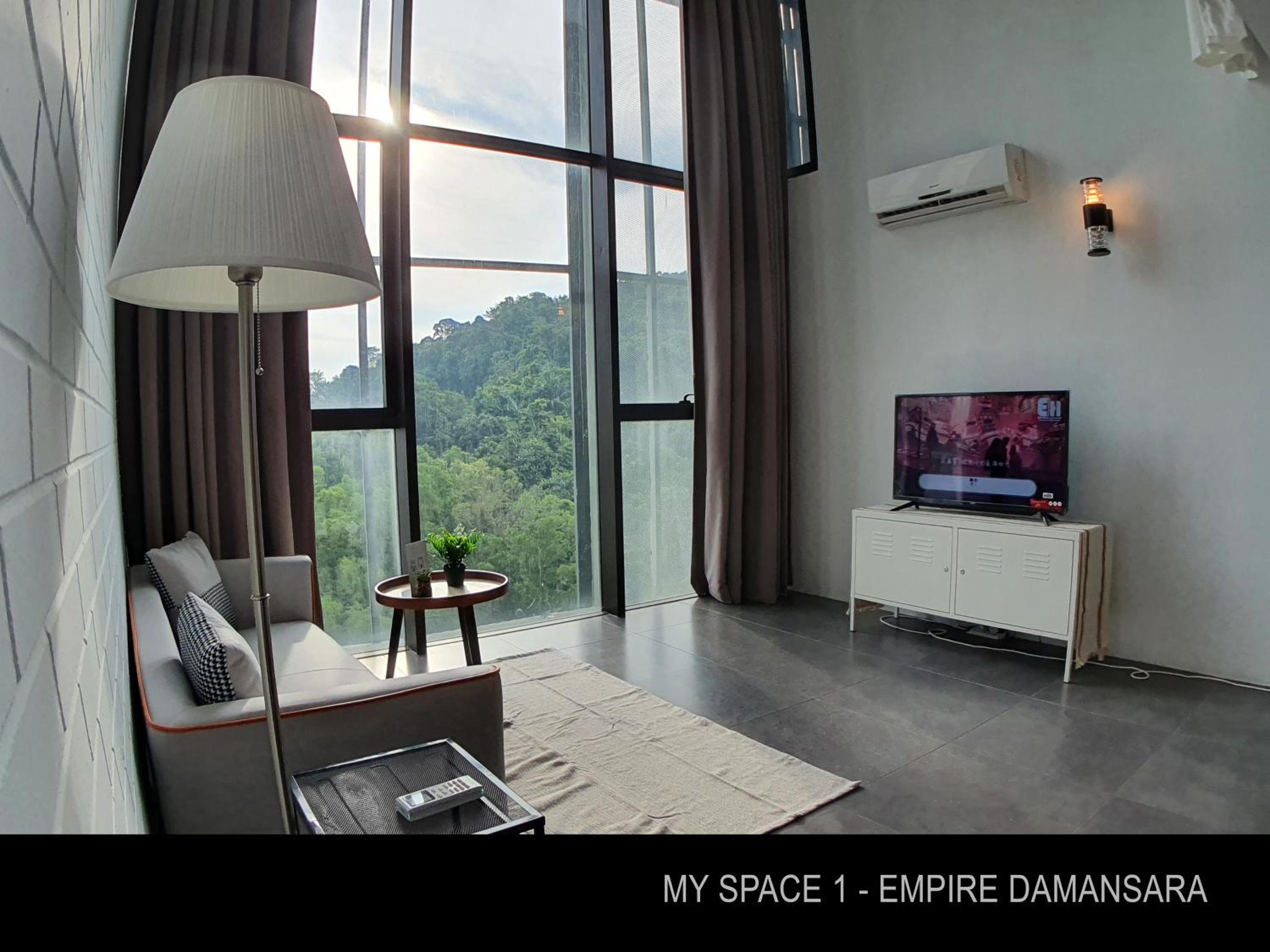 My Space - Empire Damansara room with Netflix photo 8