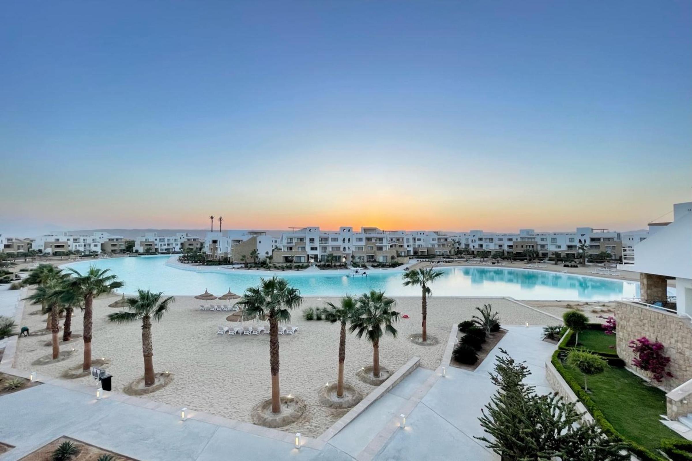 Lofty & Lavish 3 BDR Swan Lake El Gouna view 4