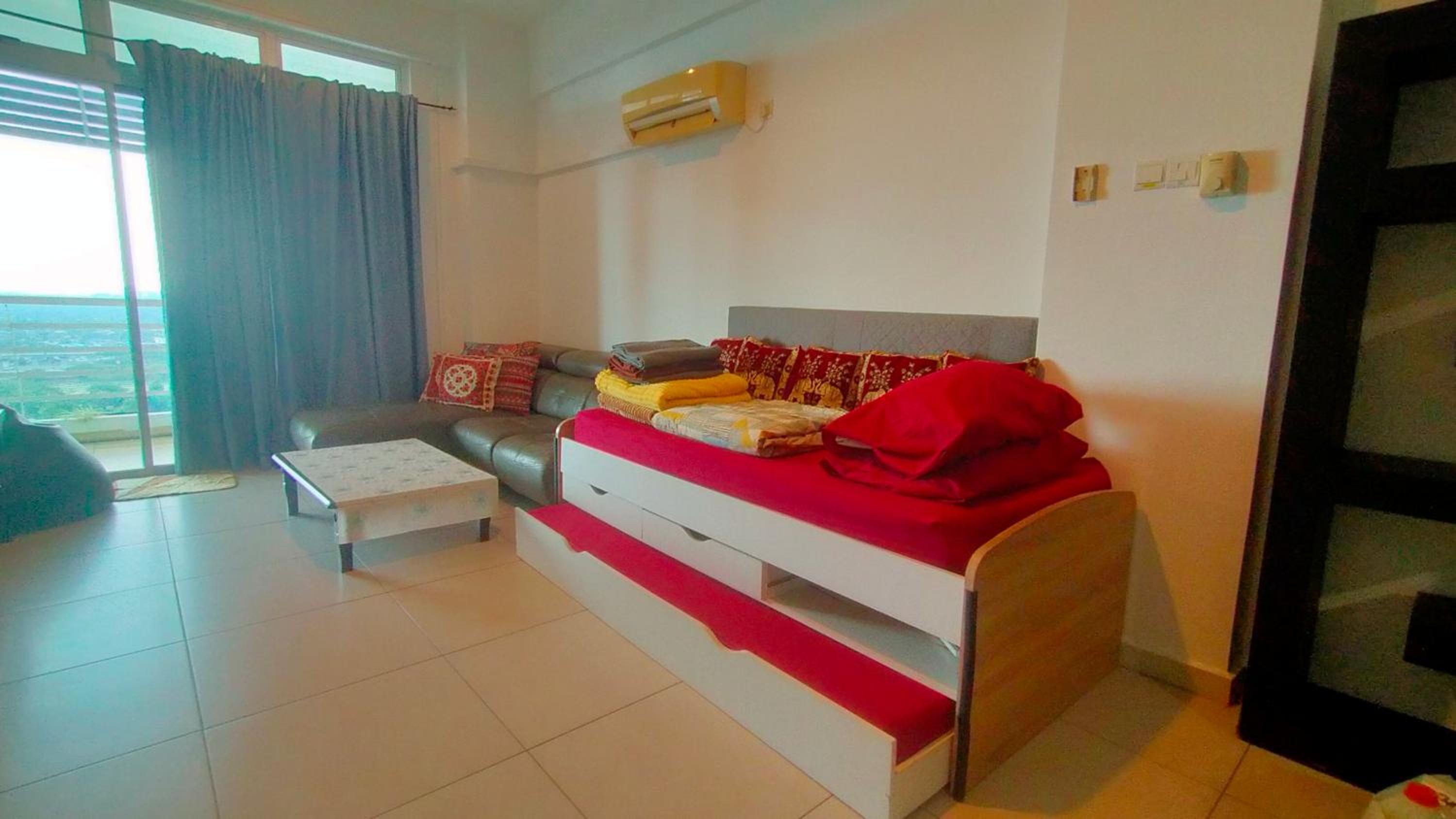 Apartment in central JB with sea view, city view, balcony, free WiFi and free parking
