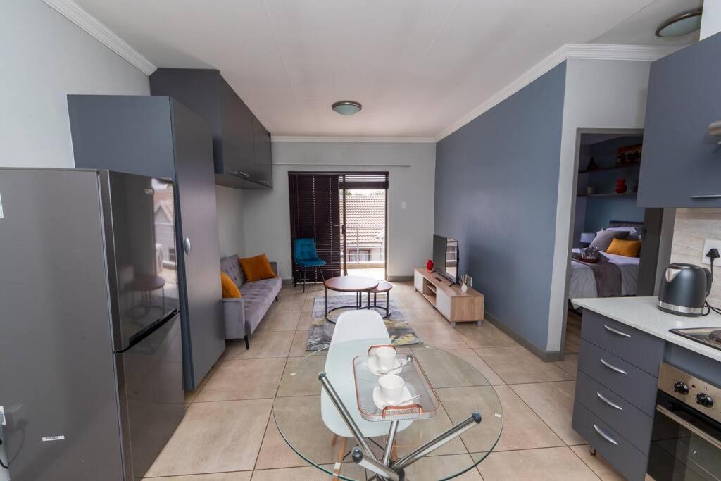 Cozy apartment with free wifi and free parking view 5