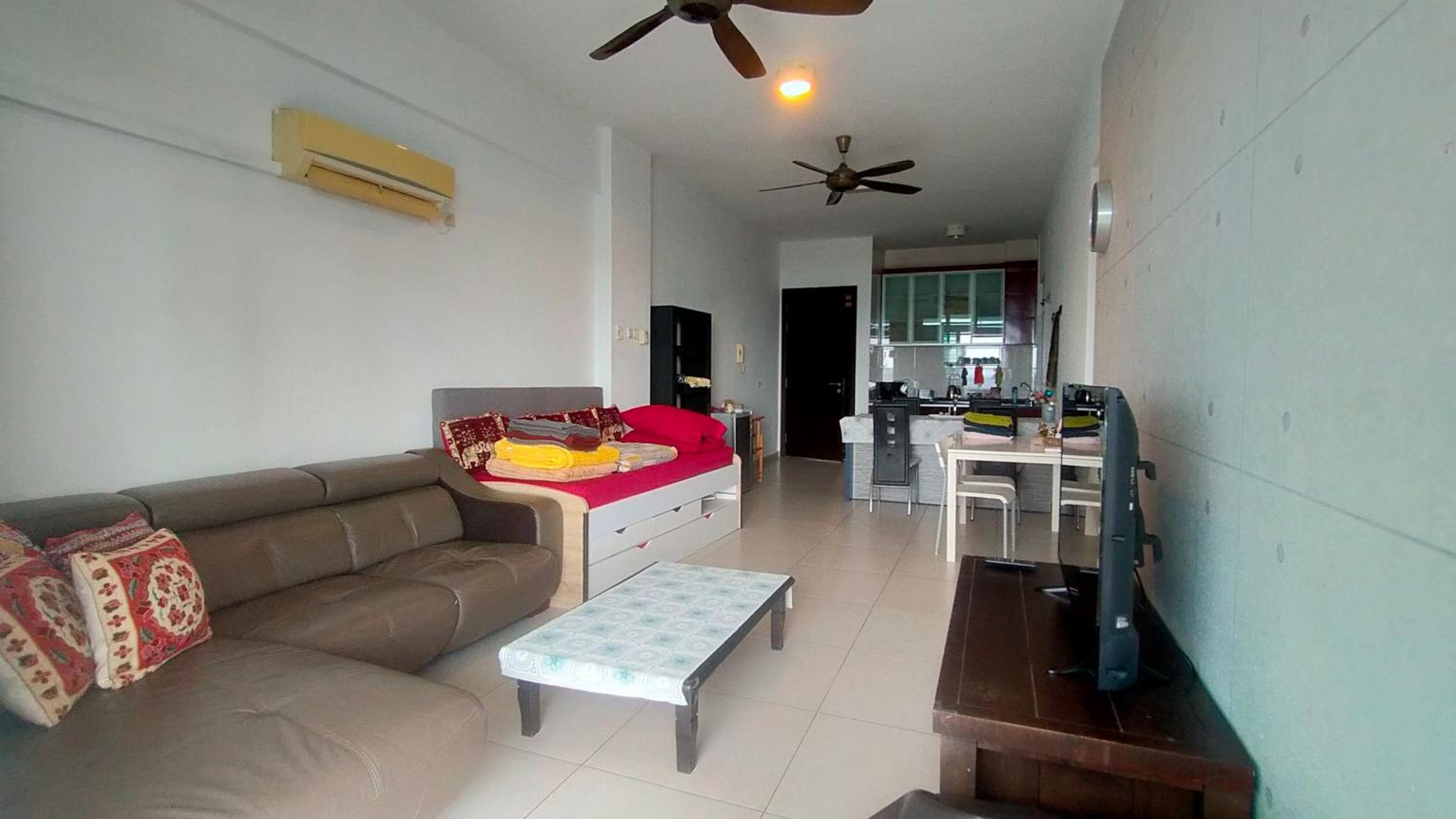 Apartment in central JB with sea view, city view, balcony, free WiFi and free parking