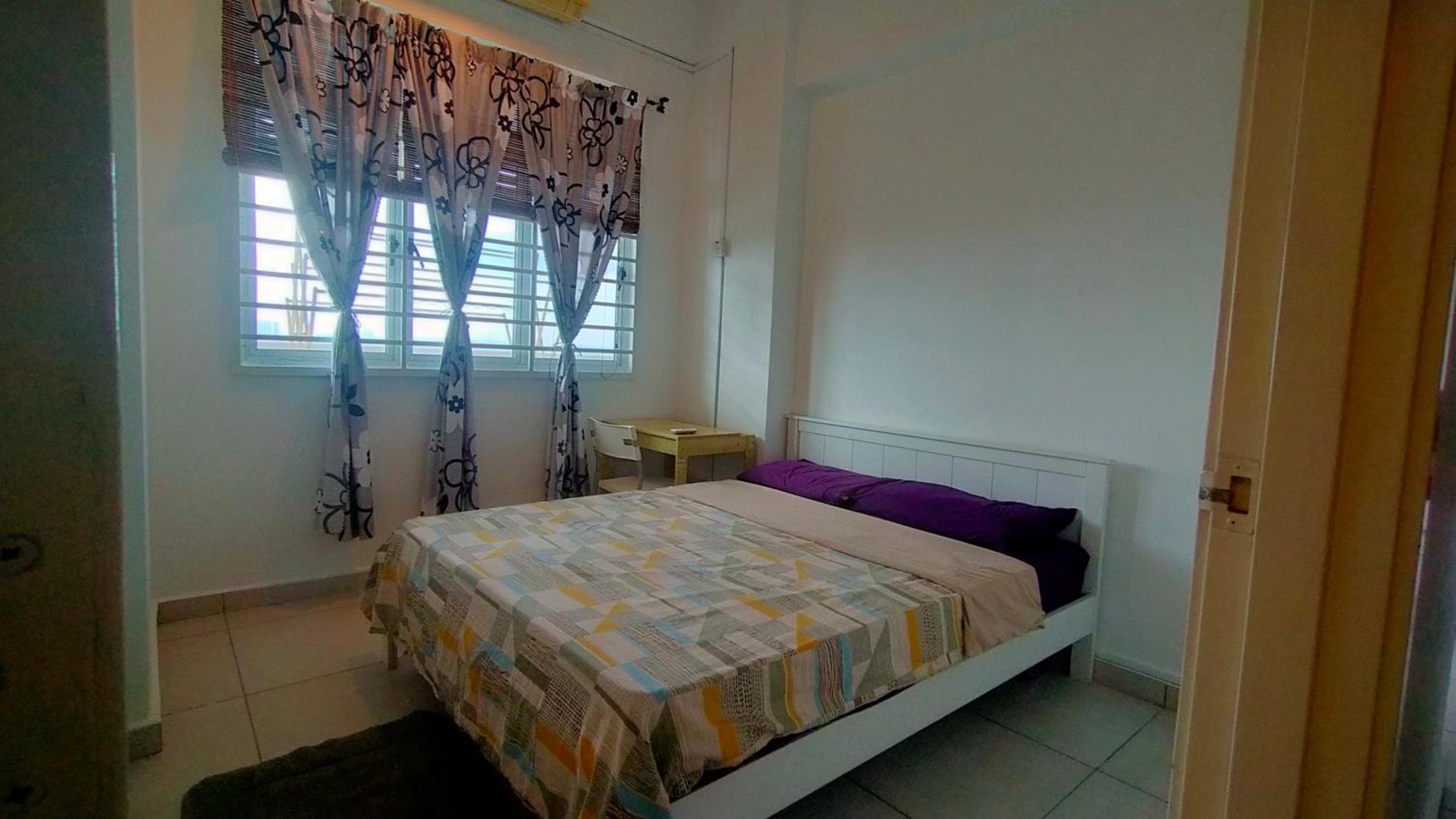 Apartment in central JB with sea view, city view, balcony, free WiFi and free parking
