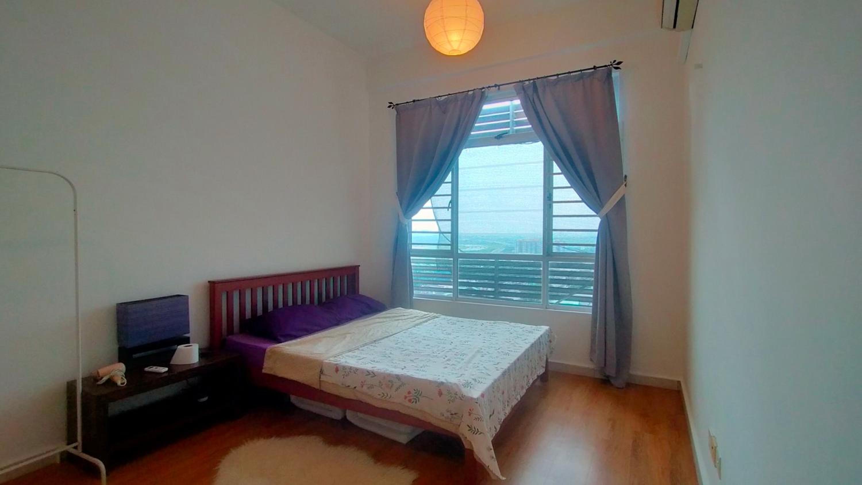 Apartment in central JB with sea view, city view, balcony, free WiFi and free parking