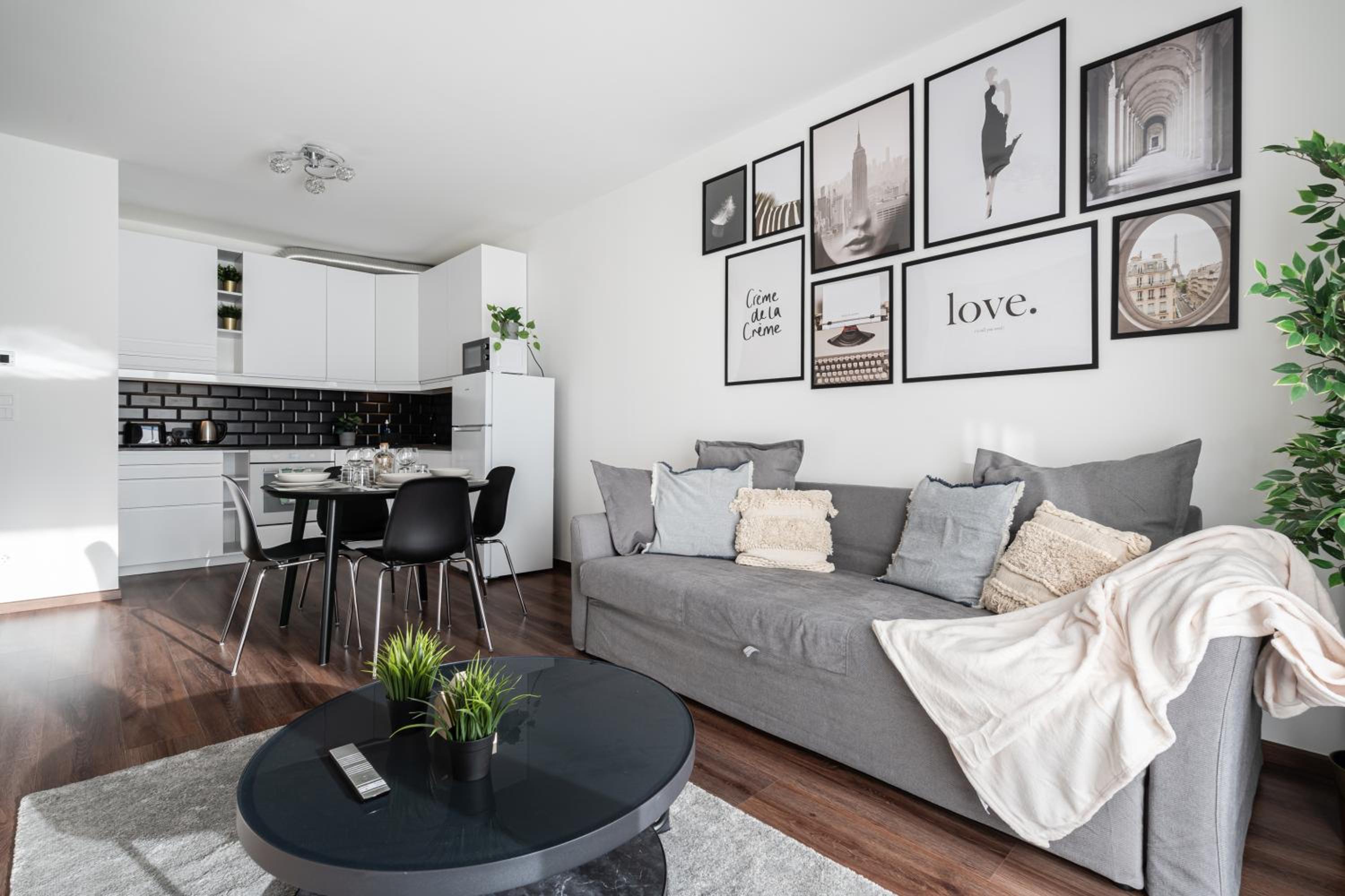 Aron Apartment