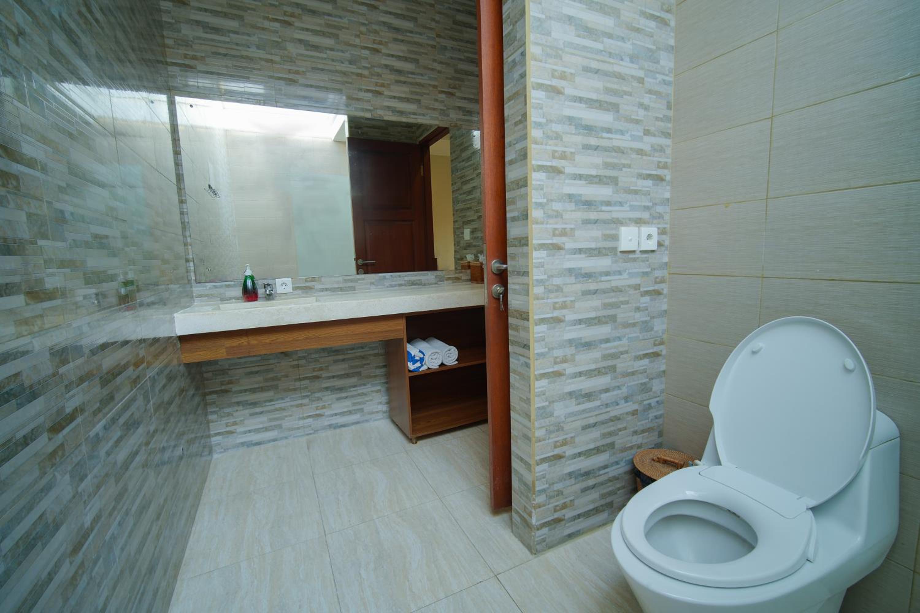 Photo 23