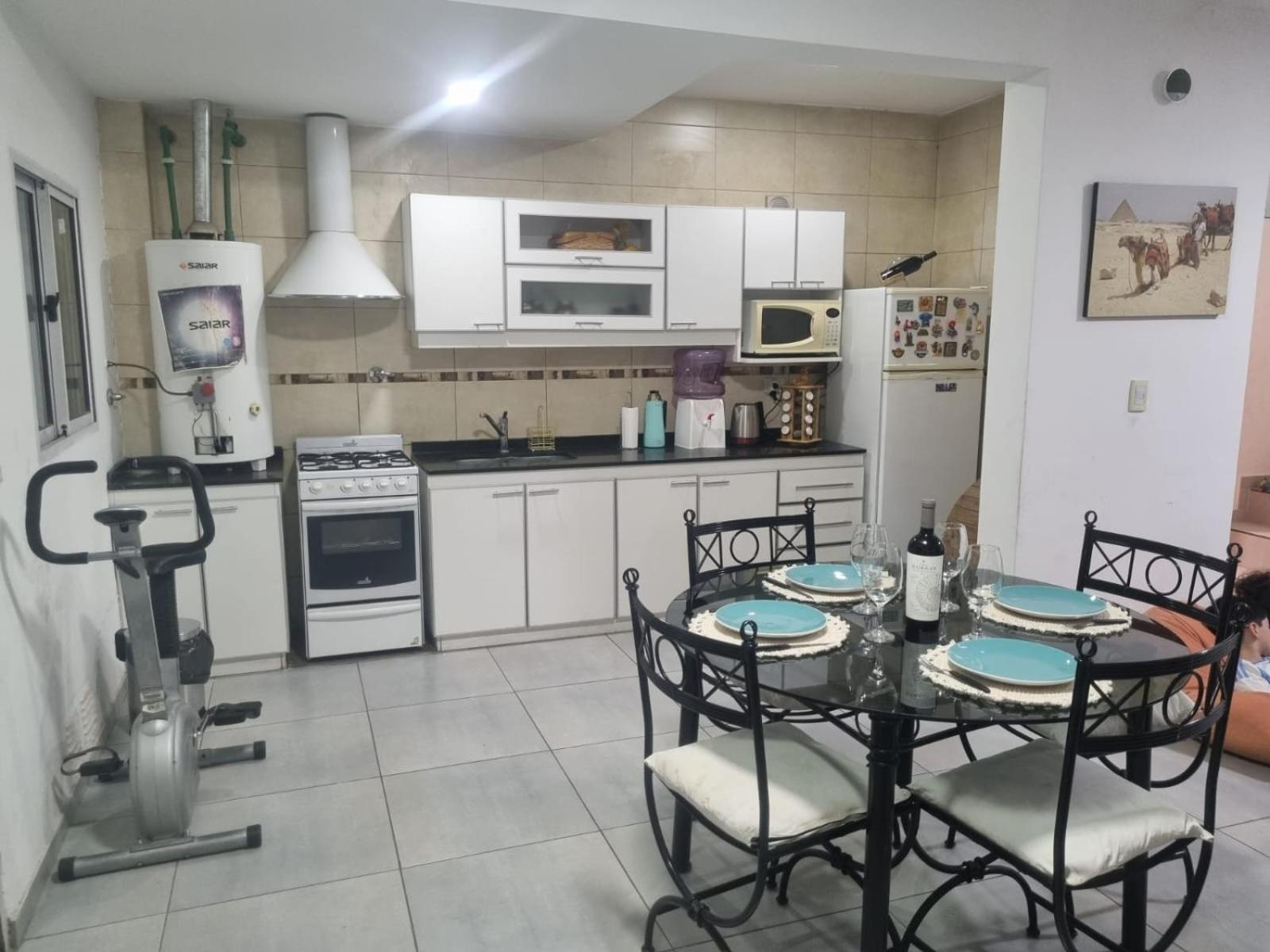 Moderna y hermosa Casa-Duplex con piscina y excelente ubicación