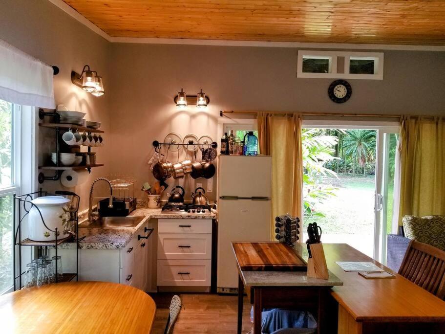 Waipio Gardens Cottage With Waipio Valley View view 2