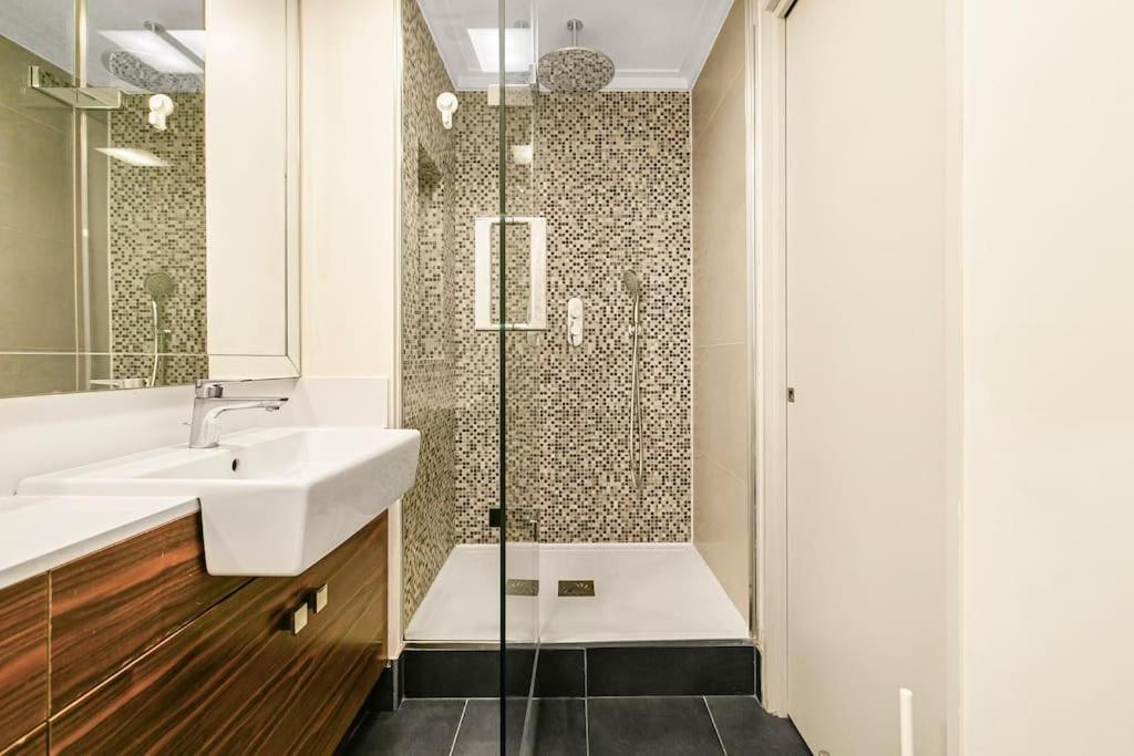Penthouse Overlooking Hyde Park