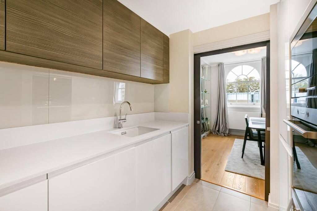Penthouse Overlooking Hyde Park