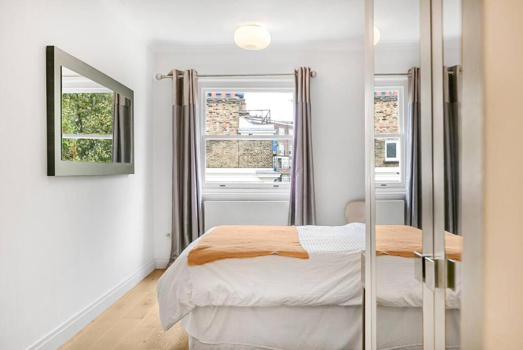 Penthouse Overlooking Hyde Park