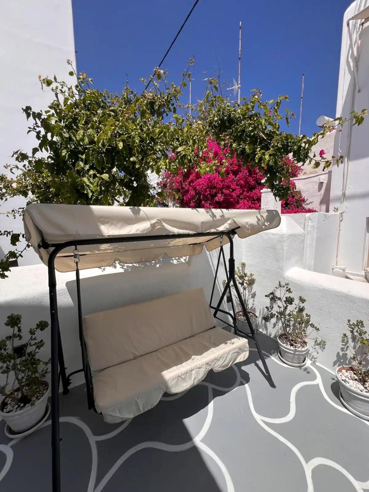 Aphrodite Suite next to the Windmills of Mykonos