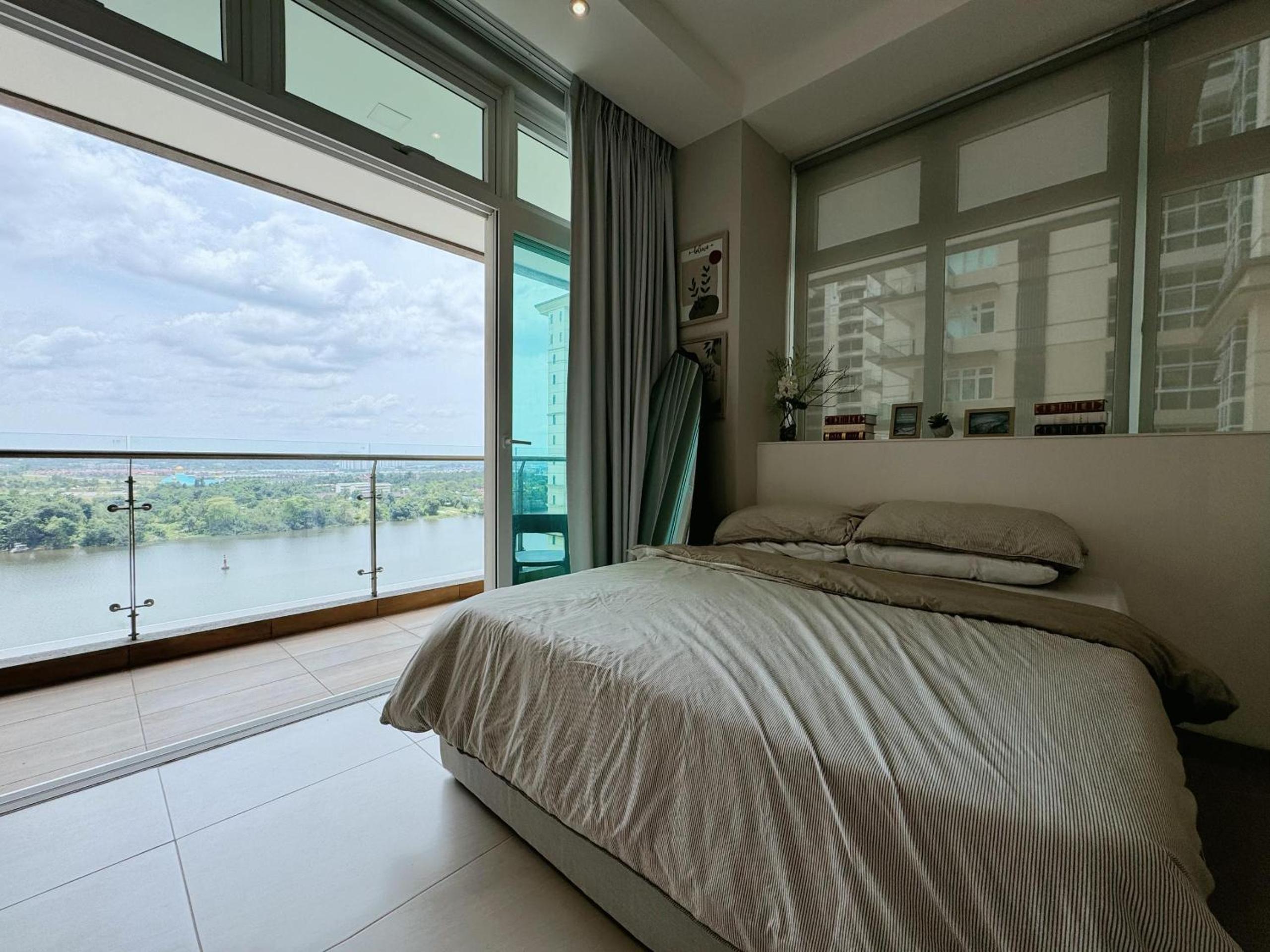 Kuching Cozy Comfort 04 - Riverine Diamond Kuching Studio with Balcony photo 2