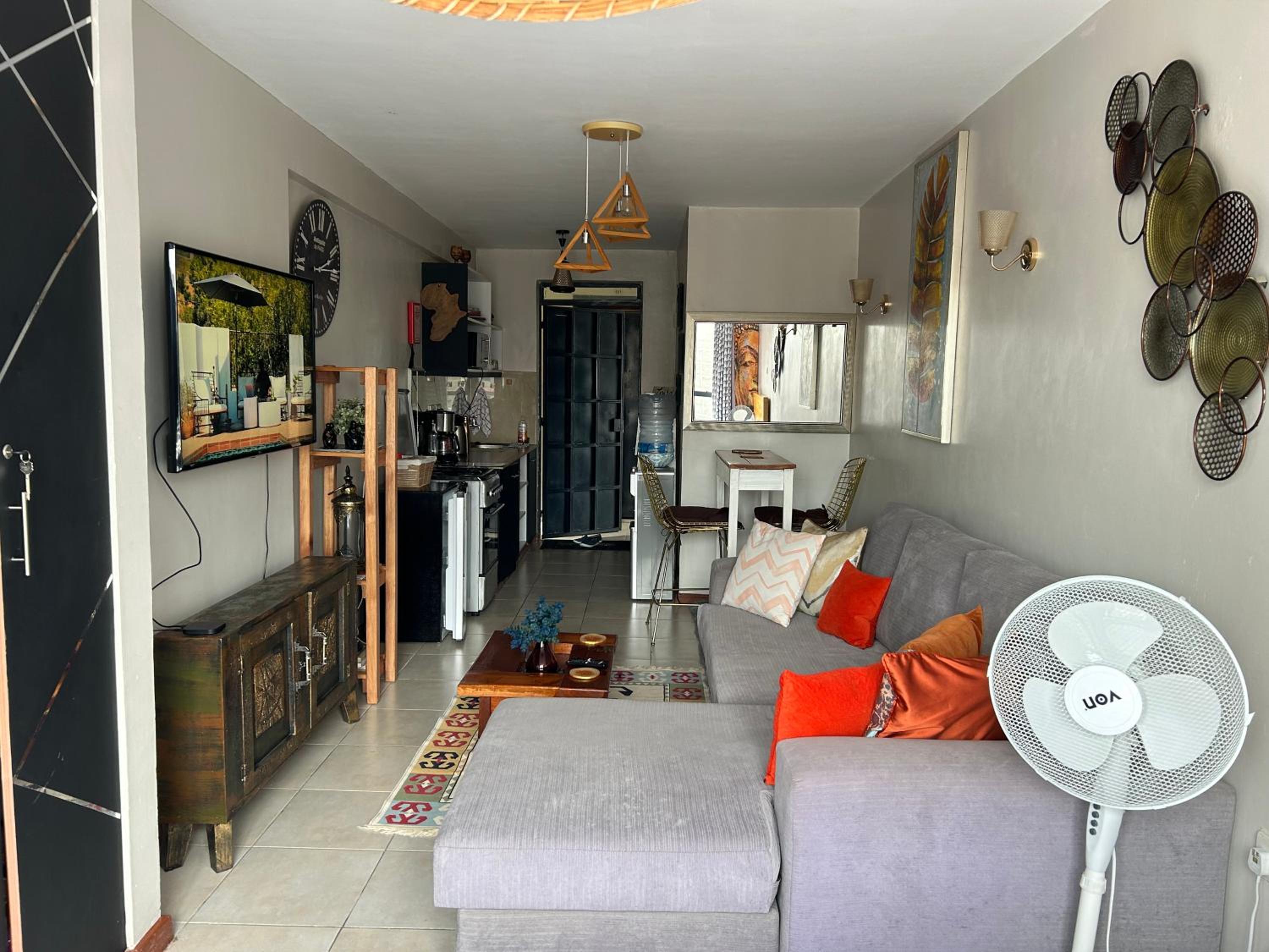 Zen, Warm and Cozy Studio- Self check-In view 5