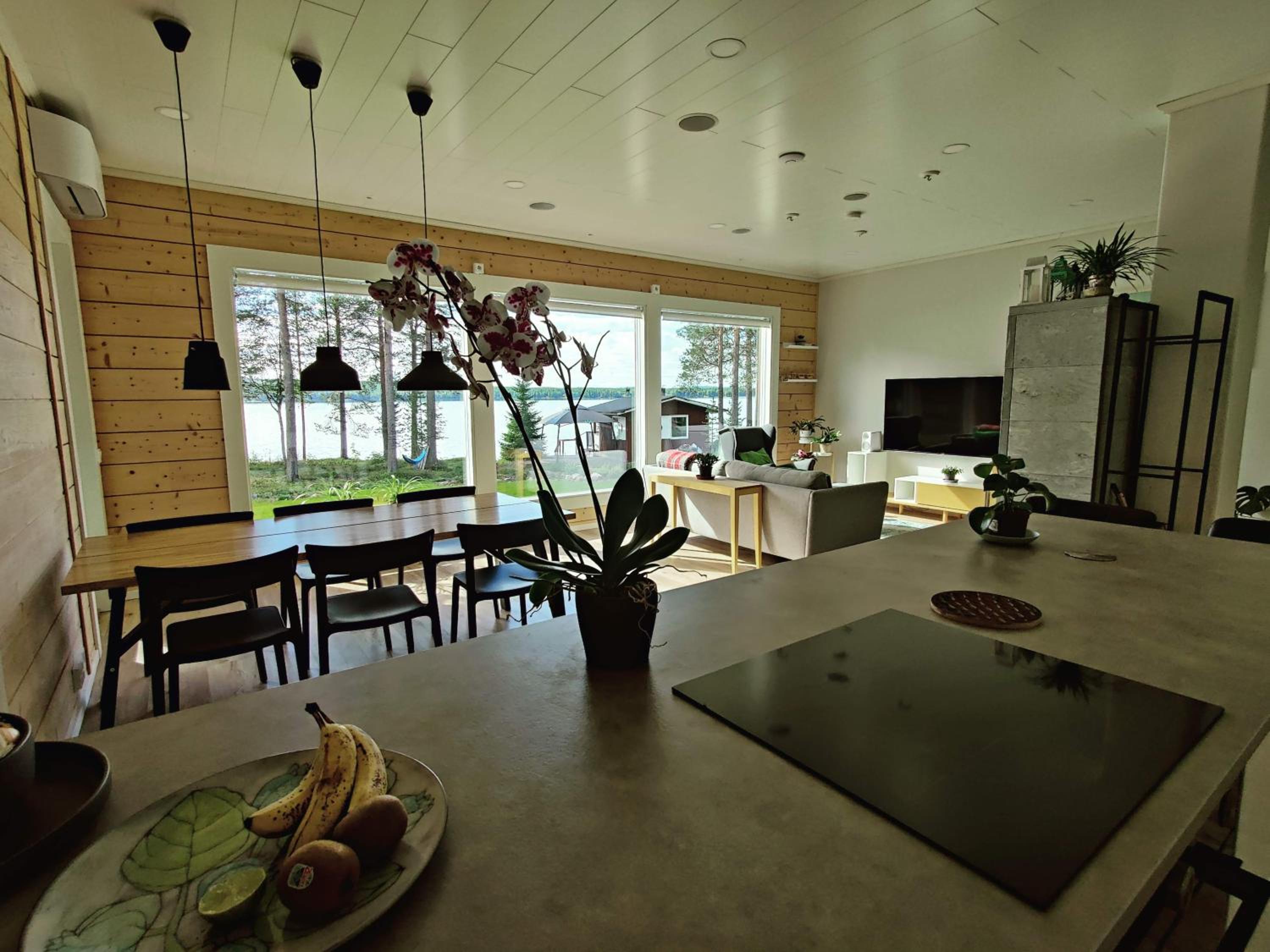 Lakeside Aurora Haven Modern 3BR Family Espace