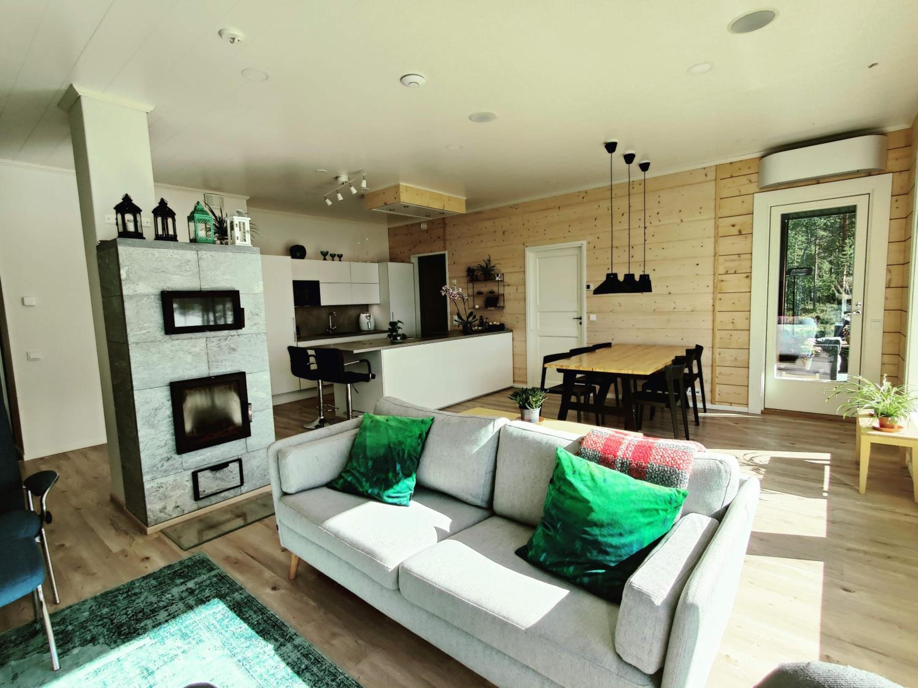 Lakeside Aurora Haven Modern 3BR Family Espace