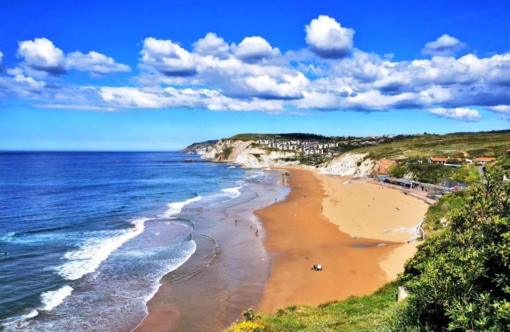 NUEVO Apto cerca de PLAYA y METRO con PARKING PRIVADO view 3