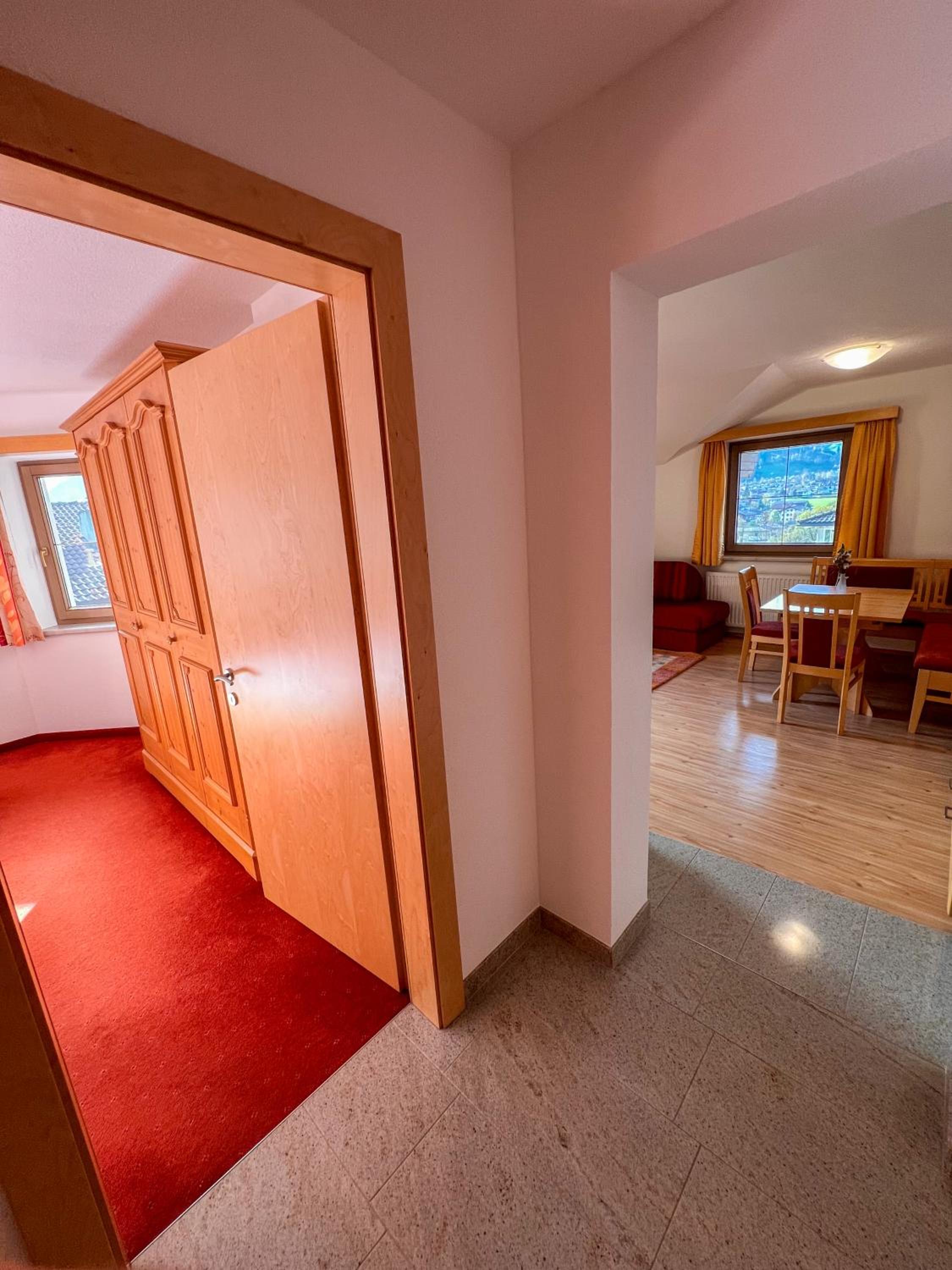 Ferienwohnung Haas 1 im Zillertal - Alpenpanorama, E-Ladestation & Wohlfühlkomfort