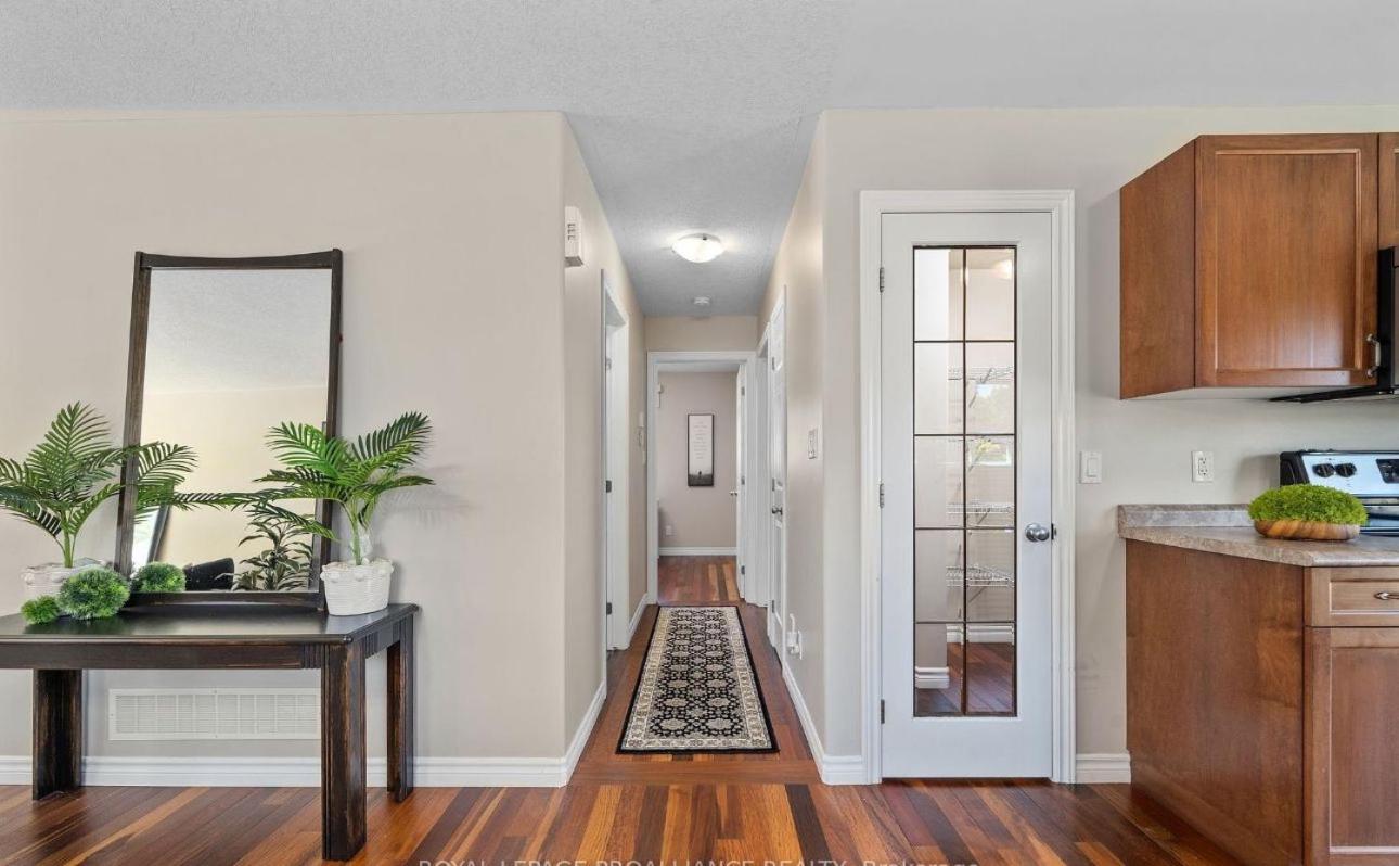 Belleville Vacations - Beautiful House 2 bedroom - Property Image 1