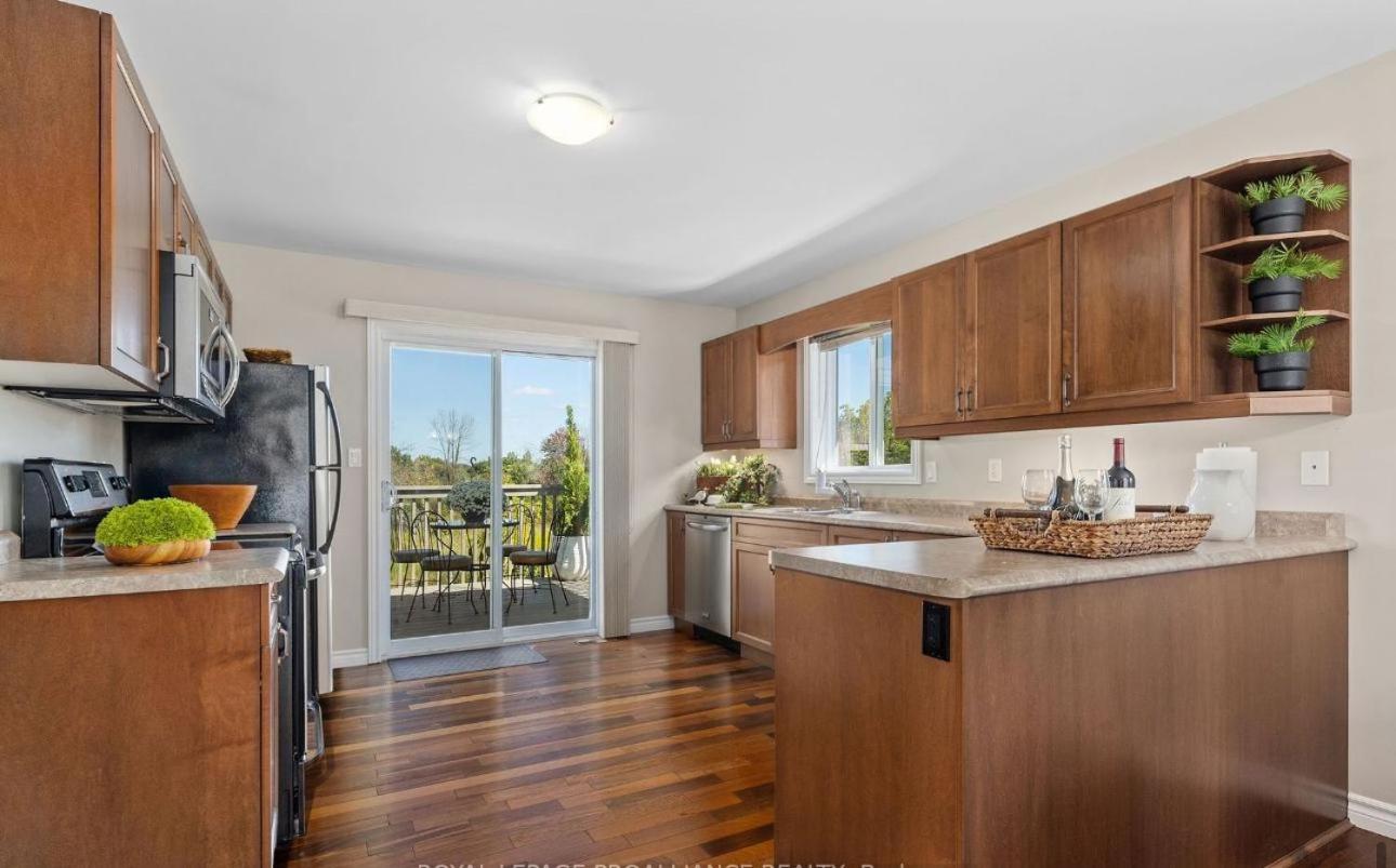 Belleville Vacations - Beautiful House 2 bedroom - Property Image 18