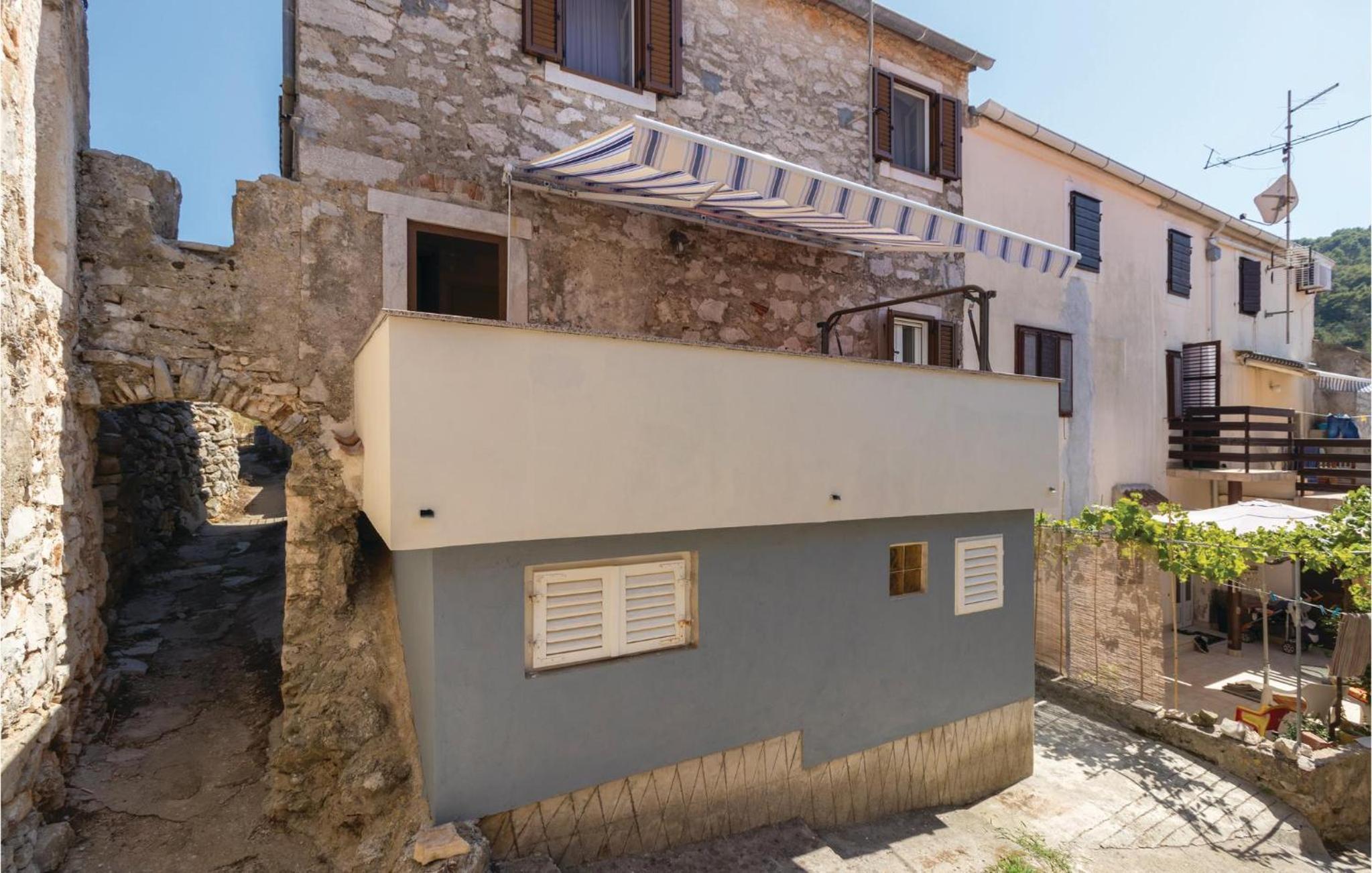 Stunning Home In Veli Iz With Wifi view 3