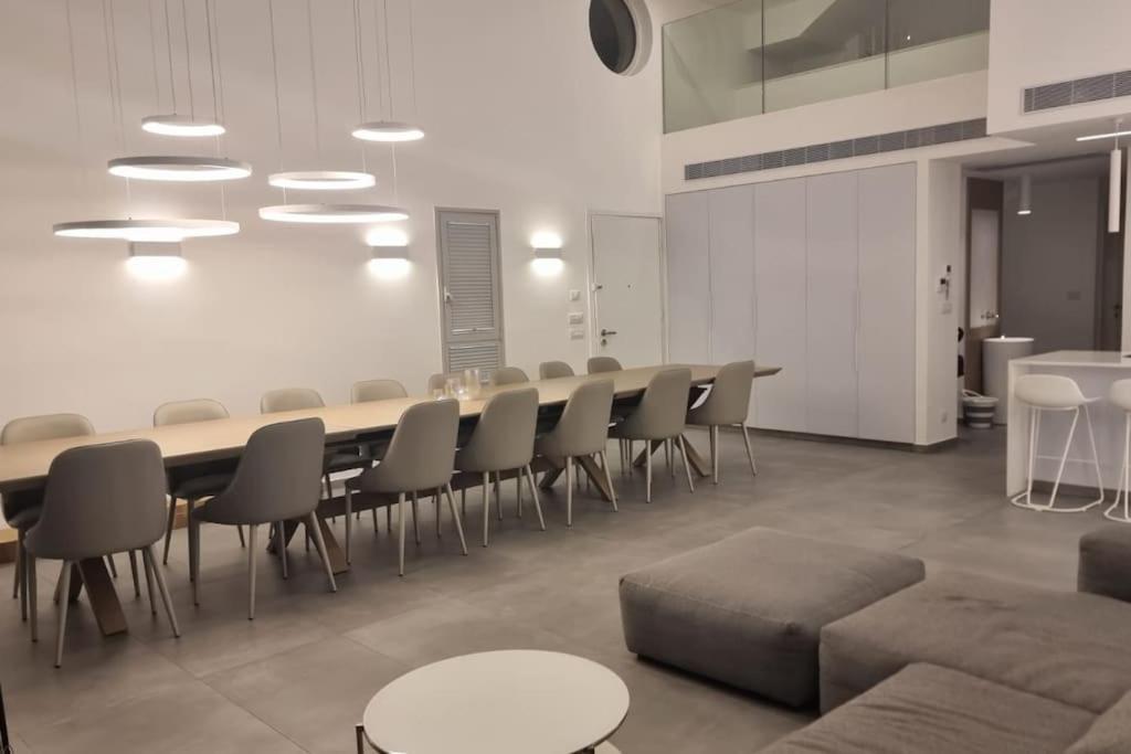 Pool Penthouse in Machane Yehuda-by RENTAL ISRAEL view 4